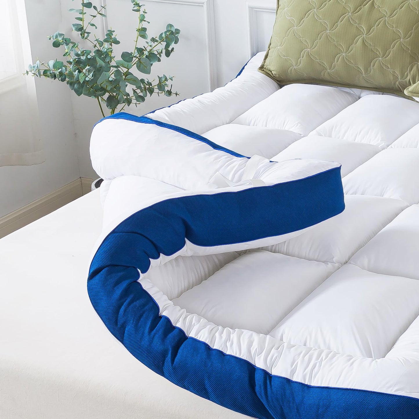WhatsBedding 5 Inch Queen Mattress Topper for Back Pain Relief, Filled with Breathable & Soft Memory Foam Pillow Top,4 Elastic Straps