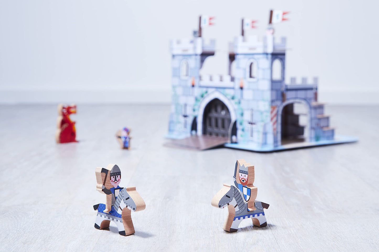 Janod - Story "Knight's Castle" - 8 Wooden Figures - Toy for Imaginative Play - Knights, Dragons and Castles - From 3 Years, J08582