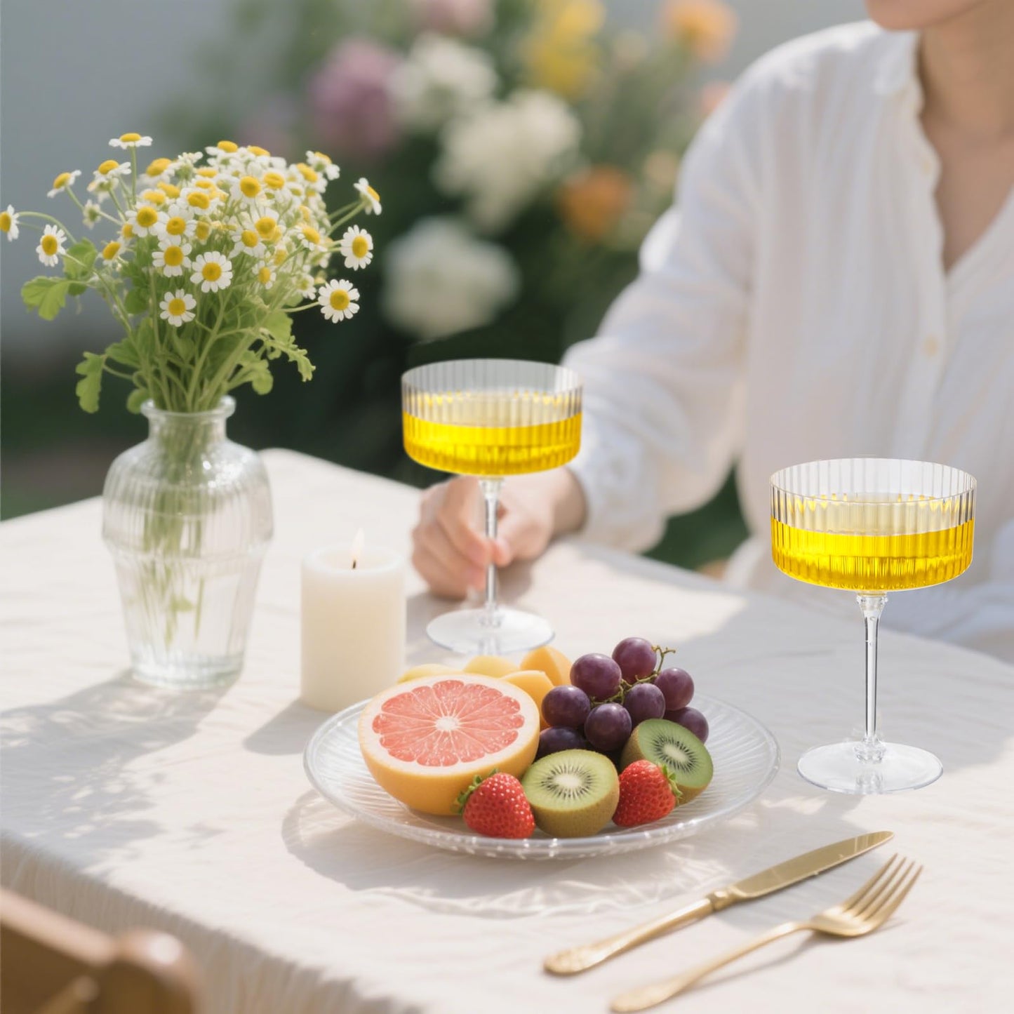 LIYH 20 Pcs Plastic Champagne Glasses 10 Oz Cocktail Coupe Glasses Champagne Flutes Plastic Coupe Cups Disposable Martini Cups Perfect for Bar Cocktails Martinis Parties