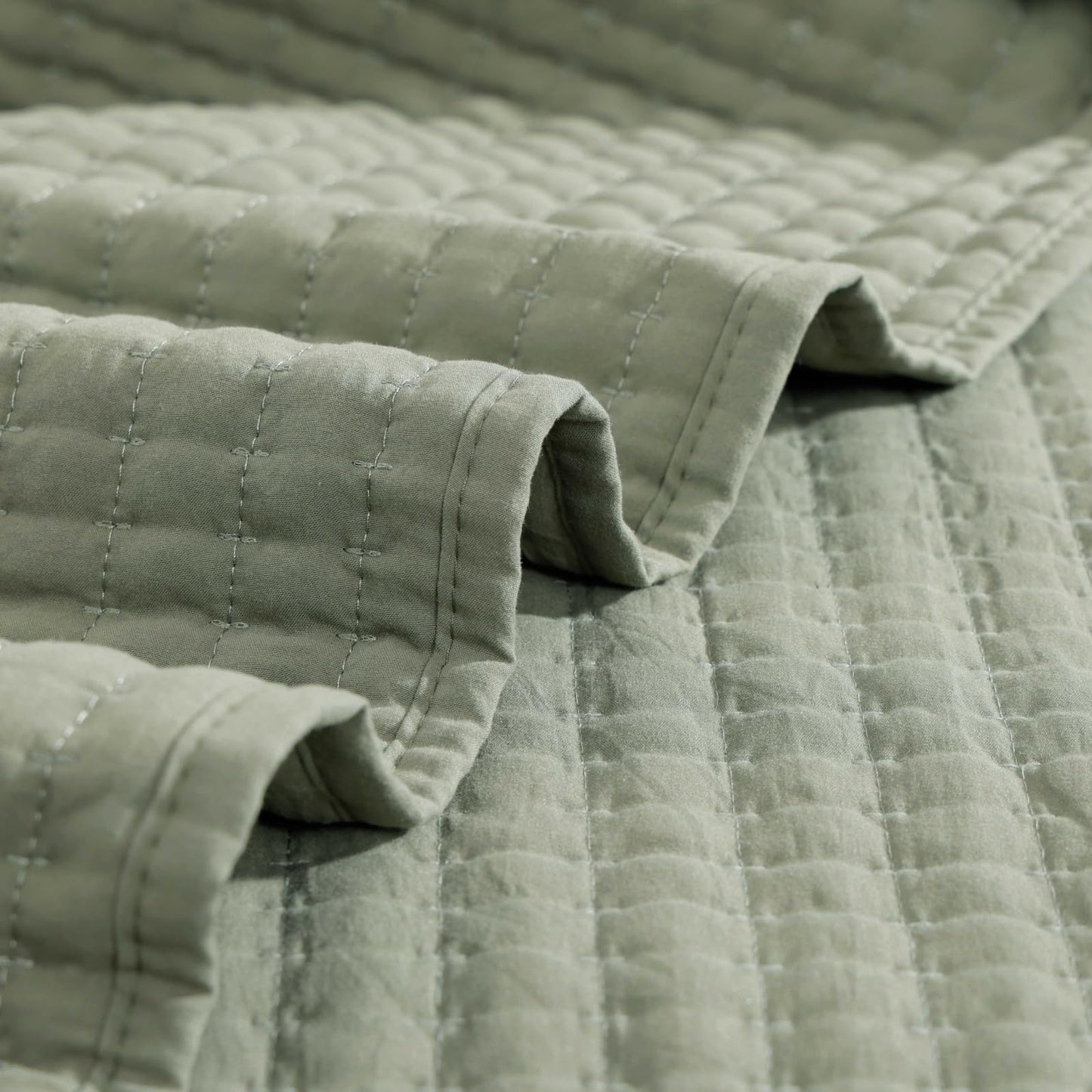 WRENSONGE King Size Quilt-3 Pieces Lightweight Bedspreads Sage Green King Quilt Bedding Set for All Seasons, Soft Summer Coverlet with 2 Pillow Shams Suitable for Bed, Couch, Quilt Blanket