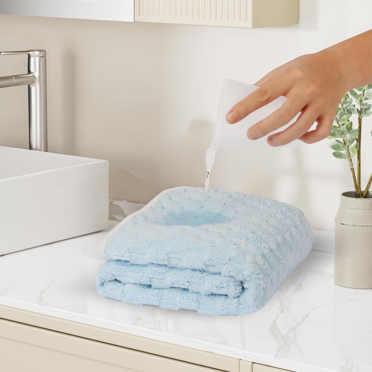 meishiqi Luxury Microfiber Bath Towels 4-Pack | 8X Absorbent Quick-Dry 27.5x55in (70x140cm) | Ultra Lightweight & Hypoallergenic for Spa, Gym, Travel | Super Soft Bath Sheets Set, 4 Colors