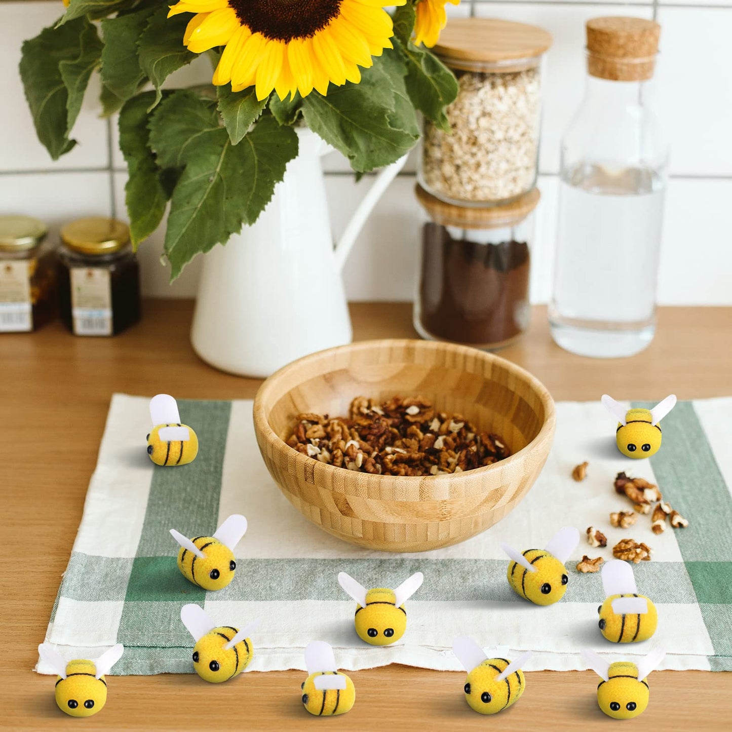 Yunsailing Felt Bees Bulk Craft Ball Bees Cute Plush Bees for Crafts DIY Baby Shower Gender Reveal Gift Bee Themed Party Decoration(100 Pcs)