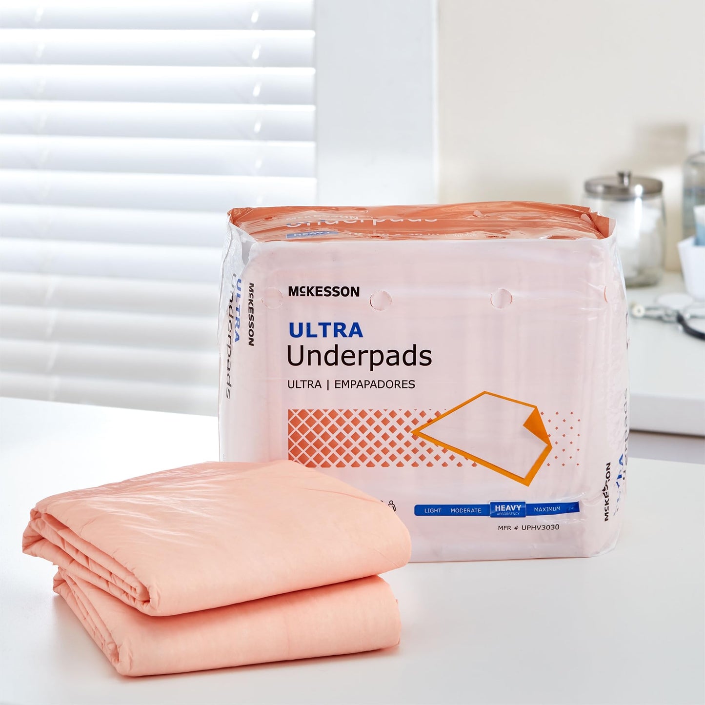 McKesson Ultra Underpads, Incontinence Bed Pads 30" x 30" [100 Count], Heavy Absorbency, Disposable Chux Pads for Adults, Elderly, and Baby, Pee Pads