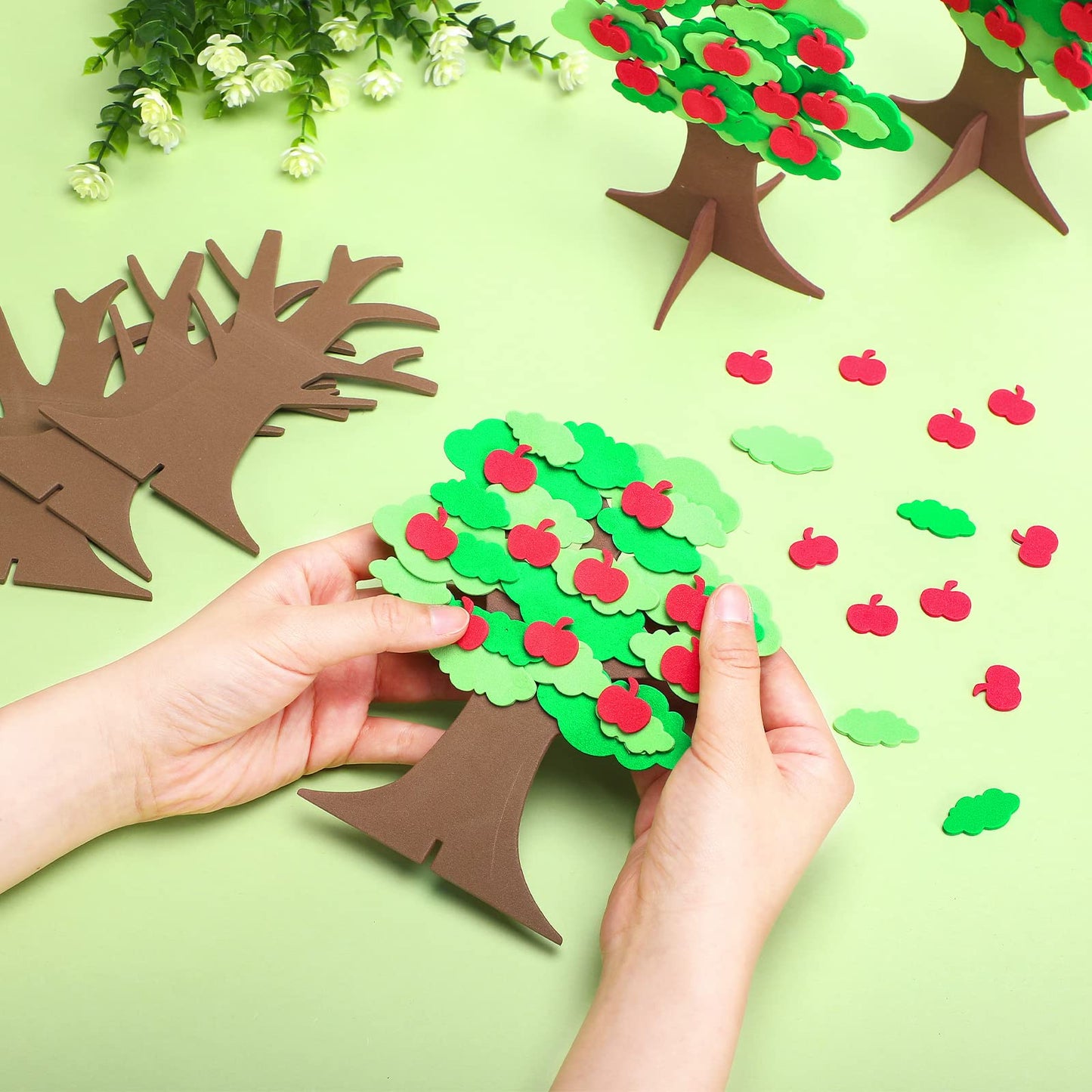 Nuanchu 20 Set 3D Foam Tree Craft Apples Leaves Sticker Self Adhesive Foam Tree Glitter Apple Sticker Summer Trees for Craft Project Family Art Activity