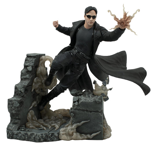 Diamond Select Toys The Matrix Gallery Diorama Neo Deluxe 10-Inch PVC Statue with Detailed Sculpting