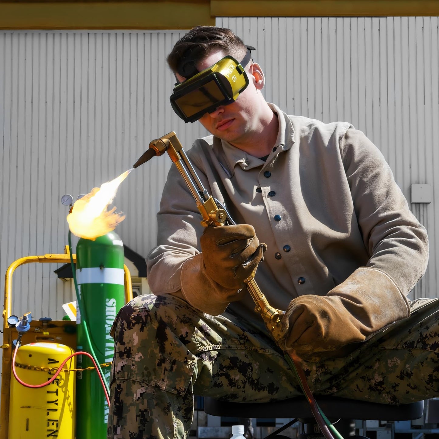 AWLOLWA Oxygen & Acetylene Regulators - Compatible with Medium Duty Welding Gas Torch - CGA540 and CGA510