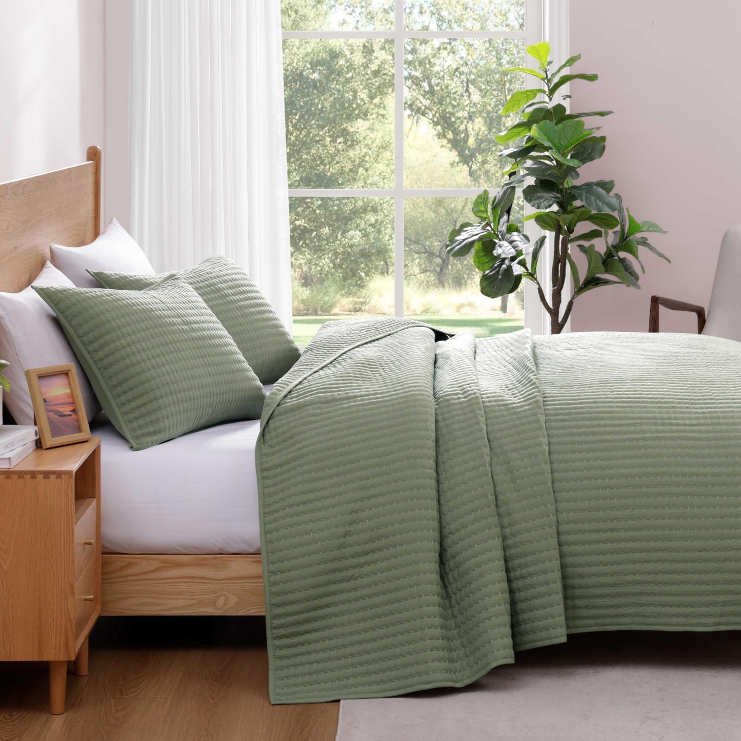 WRENSONGE King Size Quilt-3 Pieces Lightweight Bedspreads Sage Green King Quilt Bedding Set for All Seasons, Soft Summer Coverlet with 2 Pillow Shams Suitable for Bed, Couch, Quilt Blanket