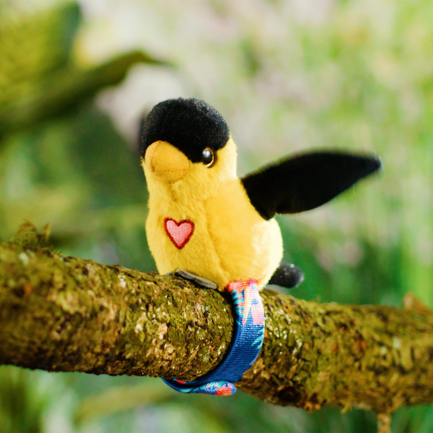 Happy Yappers: Birds 2 Pack - Oriole & Red Parrot - Slap Bracelet Interactive Plush Toy Birds, They Chat-Sing-Mimic Each Other, Flap Wings, Kids 3+