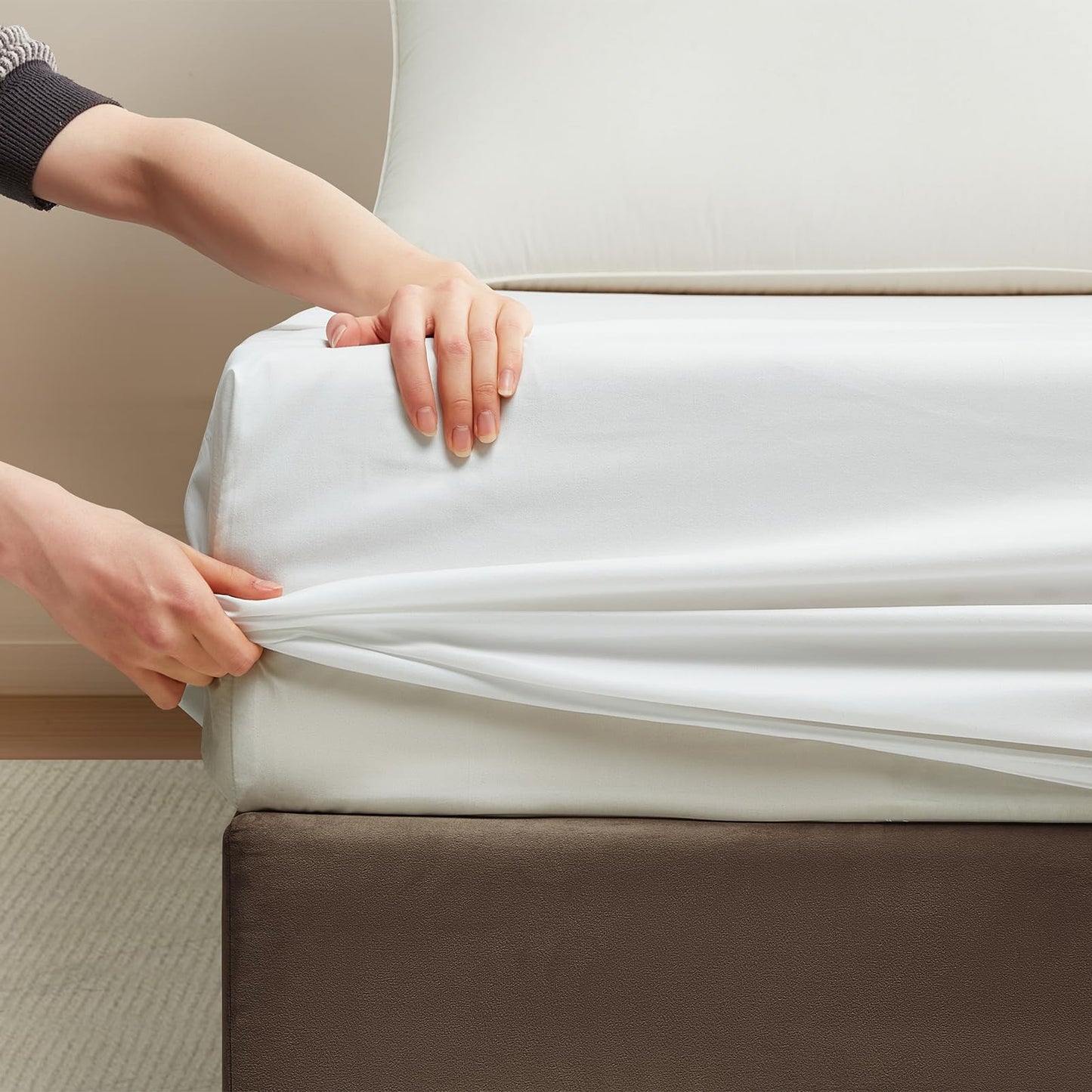 Maple&Stone Twin Fitted Sheet Only - Bulk Pack of 6 Bottom Sheets - Premium Soft & Breathable, Brushed Microfiber Fabric for Twin Size （White）