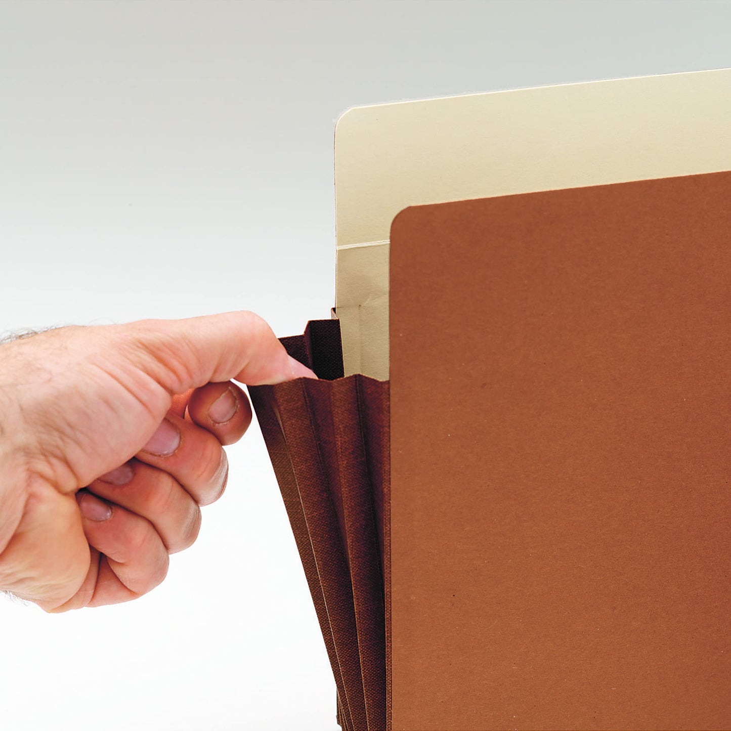 Smead End Tab Pocket, Reinforced Straight-Cut Tab, 3-1/2" Expansion, Extra Wide Letter Size, Redrope with Dark Brown Gusset, 10 per Box (73681)