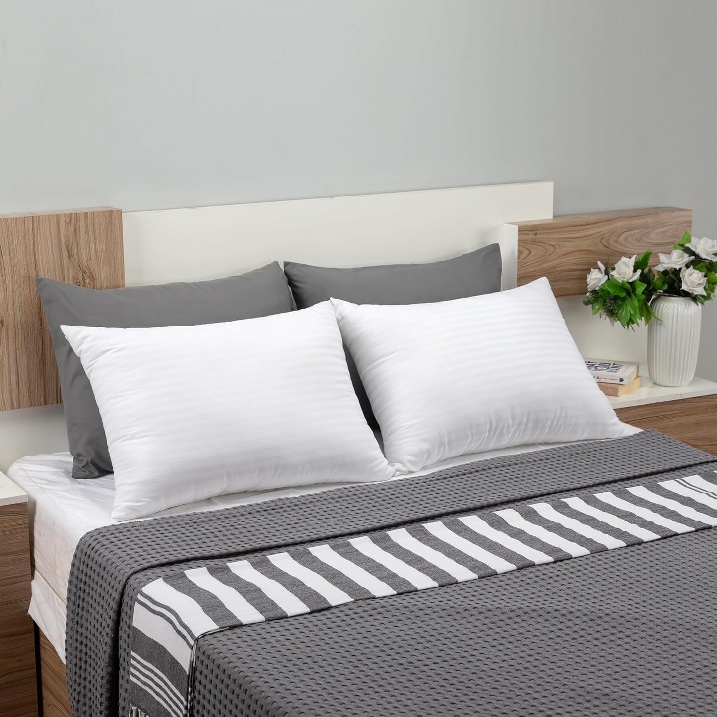 Utopia Bedding Bed Pillows Queen Size Set of 4 (White), Premium Soft Hotel Pillows, Original Down Alternative Filling, Pillow for Sleeping, Cooling Pillow for Back, Stomach and Side Sleeper