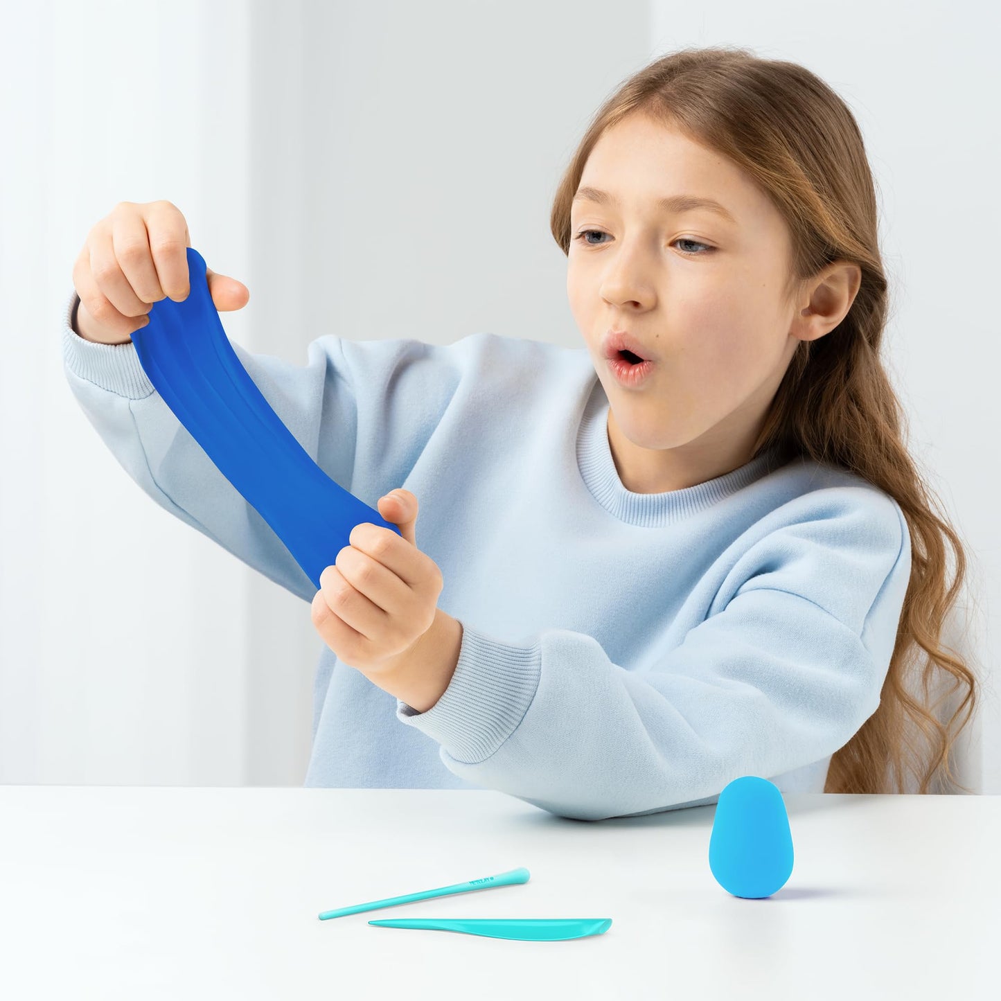 Hey Clay Bluey & Friends Set (15 Cans) with Air-Drying Modelling Clay and Modelling Tools