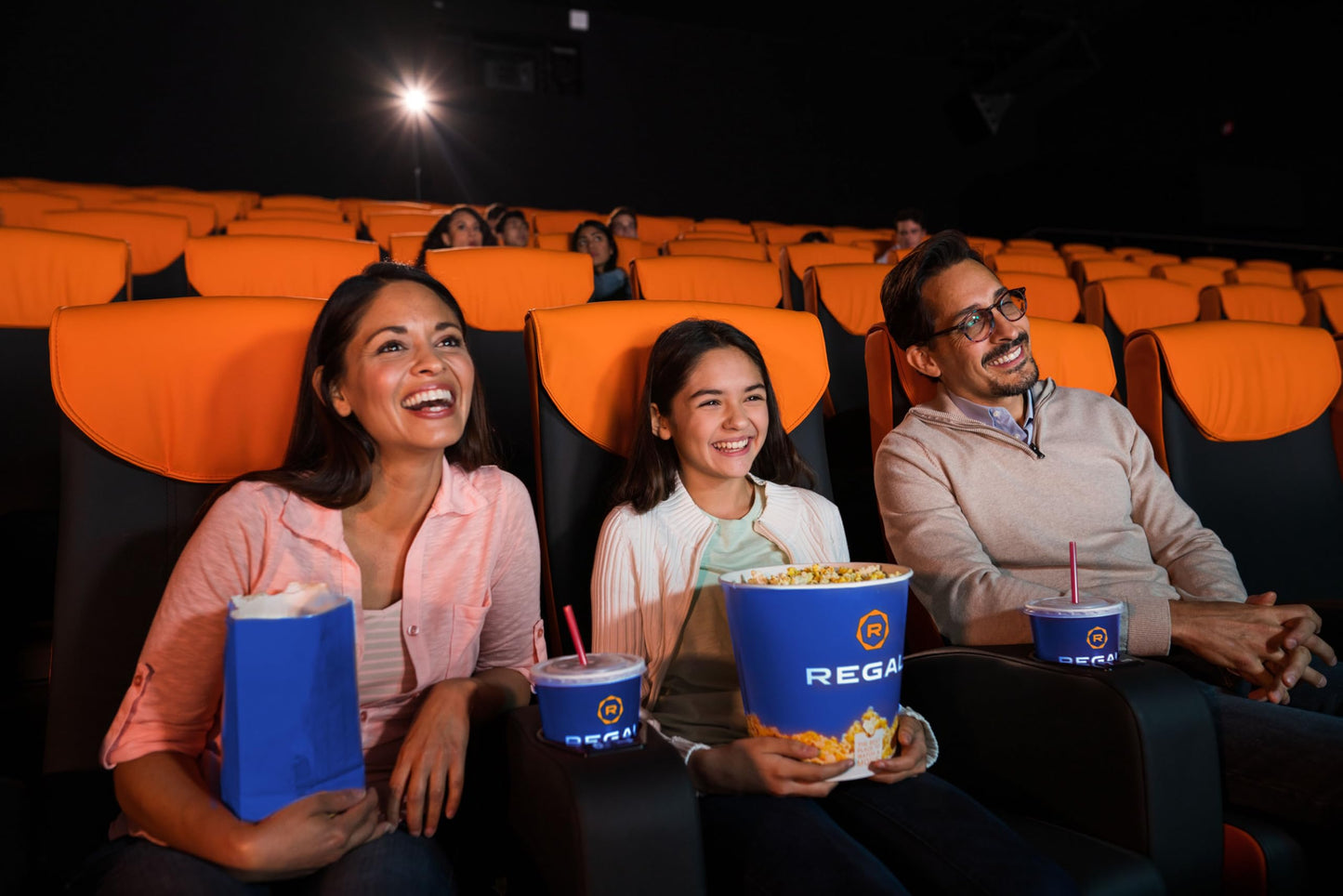 Wonderbox – REGAL Movie Bundle - 2 Premiere Movie Tickets + 2 Snack Packs – Original Gift Idea - Experience Gift - 425 Locations in The US