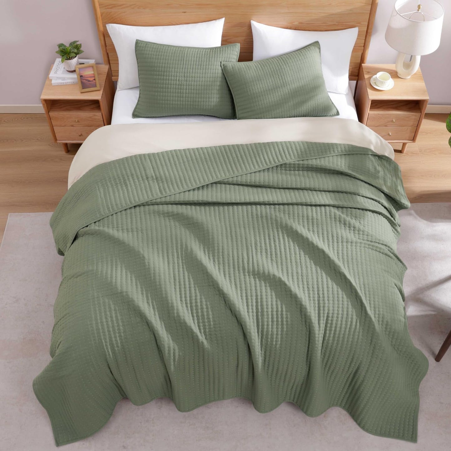 WRENSONGE King Size Quilt-3 Pieces Lightweight Bedspreads Sage Green King Quilt Bedding Set for All Seasons, Soft Summer Coverlet with 2 Pillow Shams Suitable for Bed, Couch, Quilt Blanket