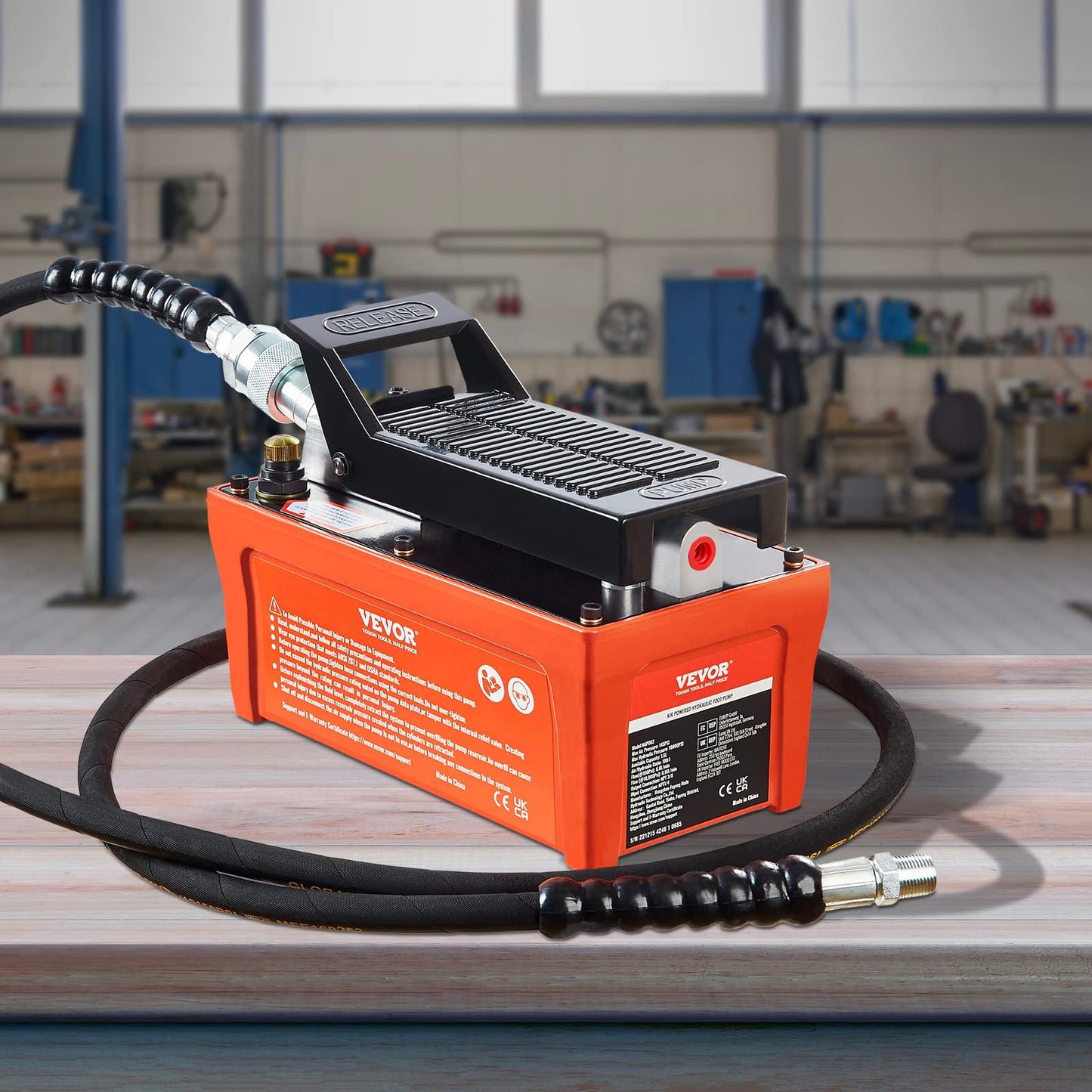 VEVOR Air Hydraulic Pump, 10,000 PSI 1/2 Gal Reservoir, NPT 3/8" Oil Outlet, NPT 1/4" Inlet, 6.6 ft Pipe, Foot Actuated Hydraulic Pump Air Treadle for Auto Body Frame Machines and Pulling Post, Orange