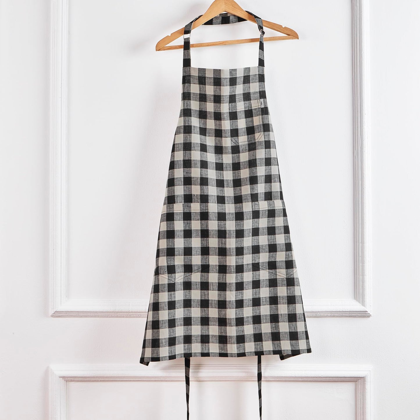 Solino Home Linen Bib Apron for Men & Women - Black and Cream Check Kitchen Apron with Front Pockets - Handcrafted from European Flax