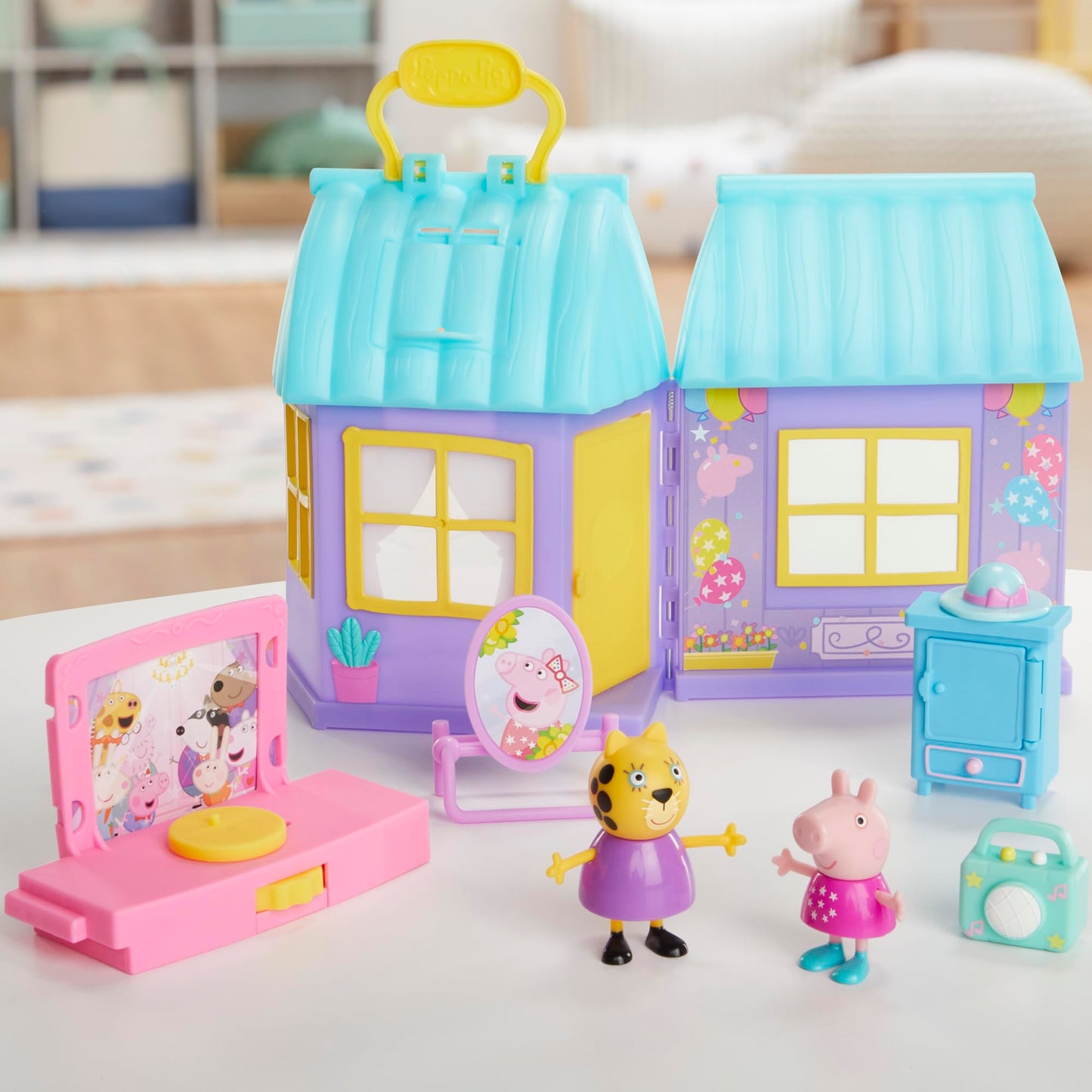 Peppa Pig Peppa’s Dance Party Playset with House, 2 Figures, and 6 Accessories, Preschool Toys for Girls and Boys Ages 3 and Up