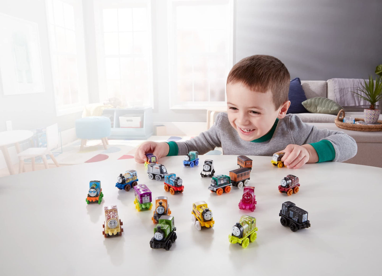 Thomas & Friends Toy Trains MINIS 20 Pack of Miniature Push-Along Engines & Railway Vehicles for Pretend Play Preschool Kids Ages 3+ Years