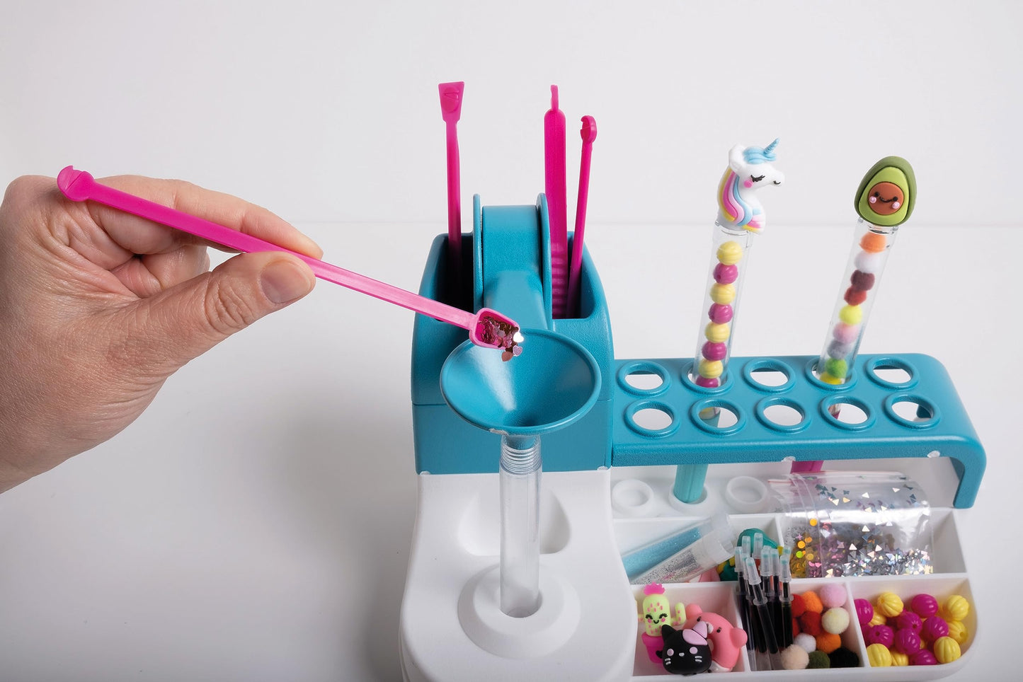 Clementoni - Idea - Pen Creator Studio - Personalized Designs with 50 Accessories - Laboratory Science Set - Art and Craft Kit - Educational Playset - Multilingual - 18779