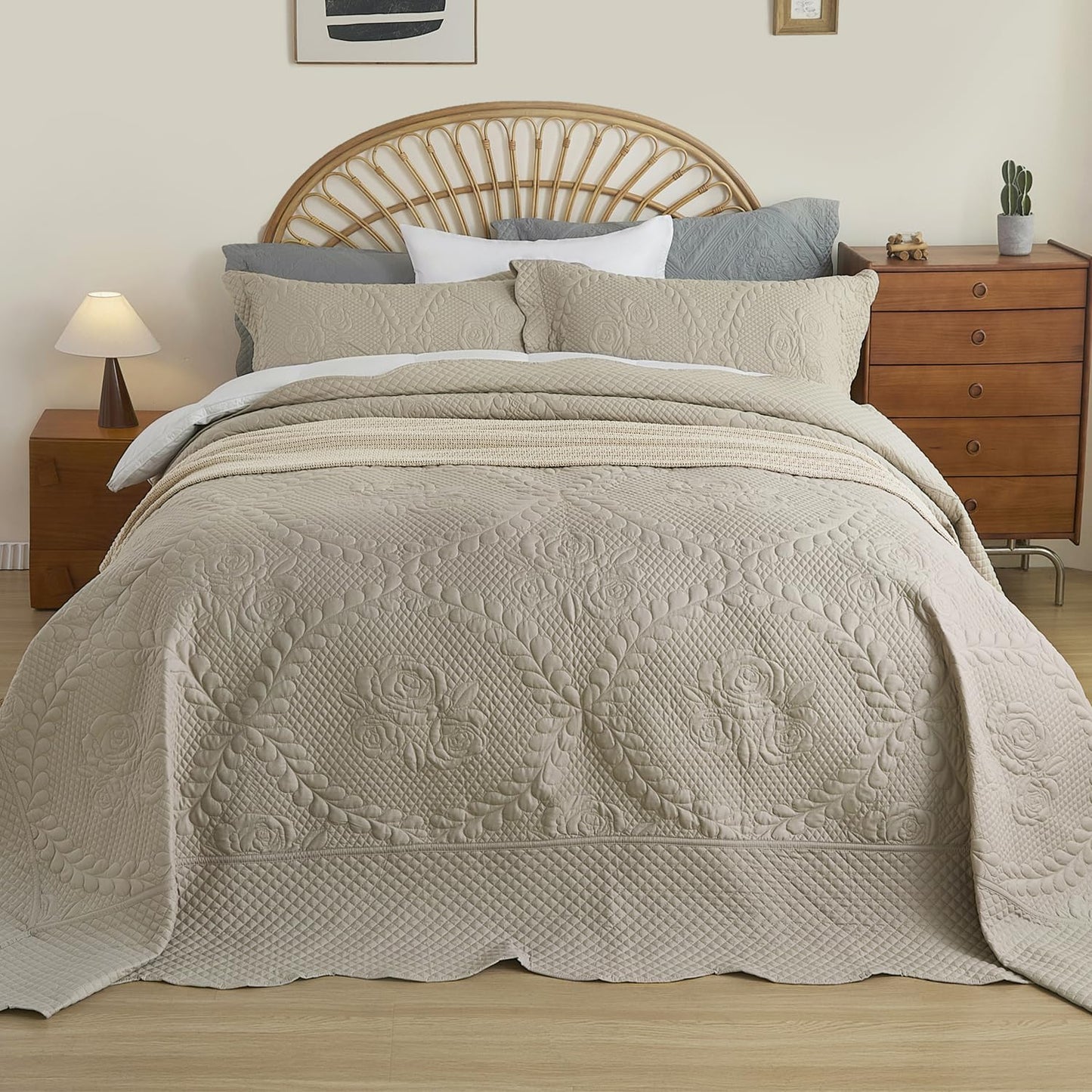 EVENHUG Oversized King Bedspreads California King Quilt Set with Pillow Shams Extra Wide Large King Size Quilts Lightweight Coverlet Bedding Sets Taupe 120"x120"