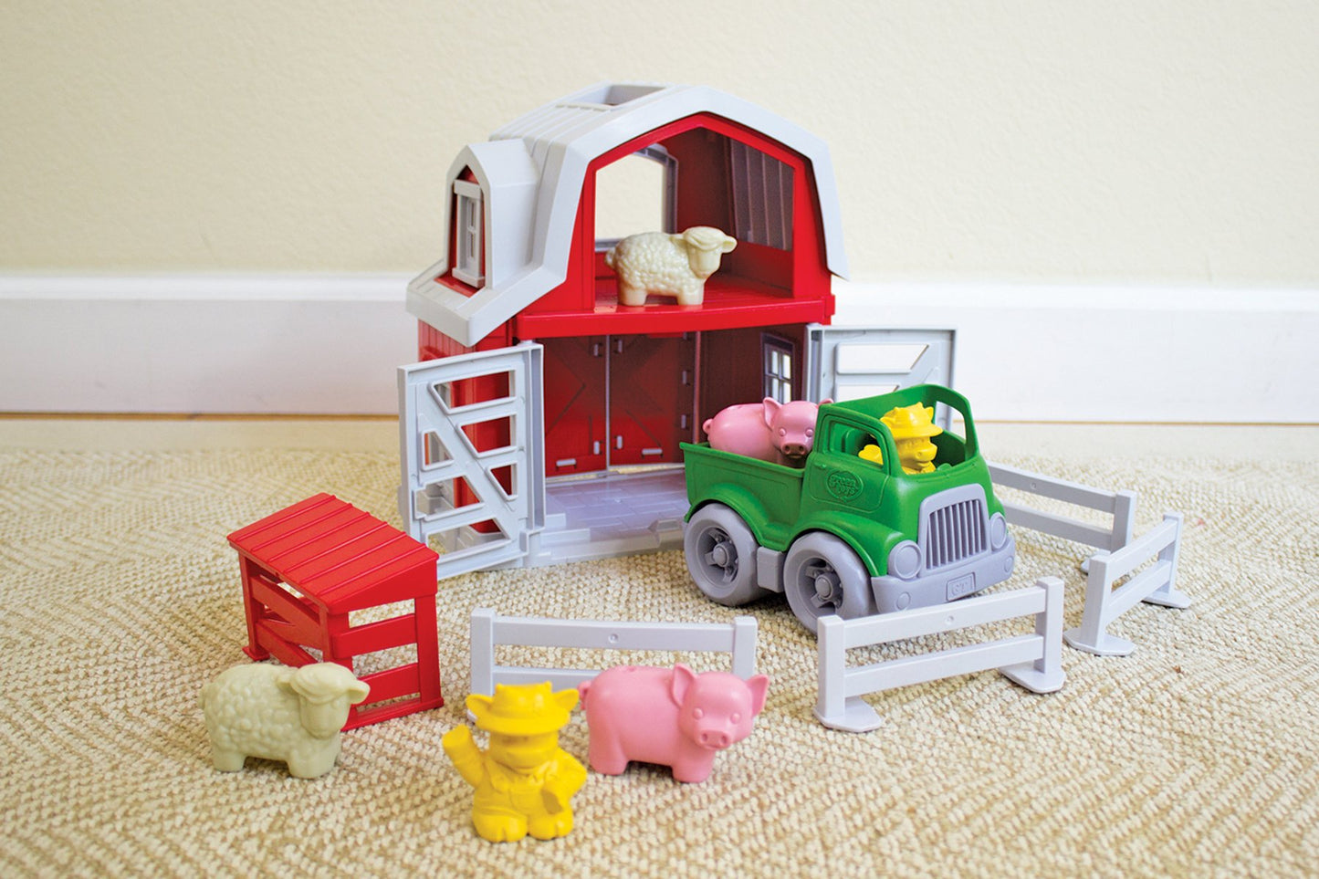 Green Toys Farm Playset - 13 Piece Pretend Play, Motor Skills, Language & Communication Kids Role Play Toy. No BPA, phthalates, PVC. Dishwasher Safe, Recycled Plastic, Made in USA, Red