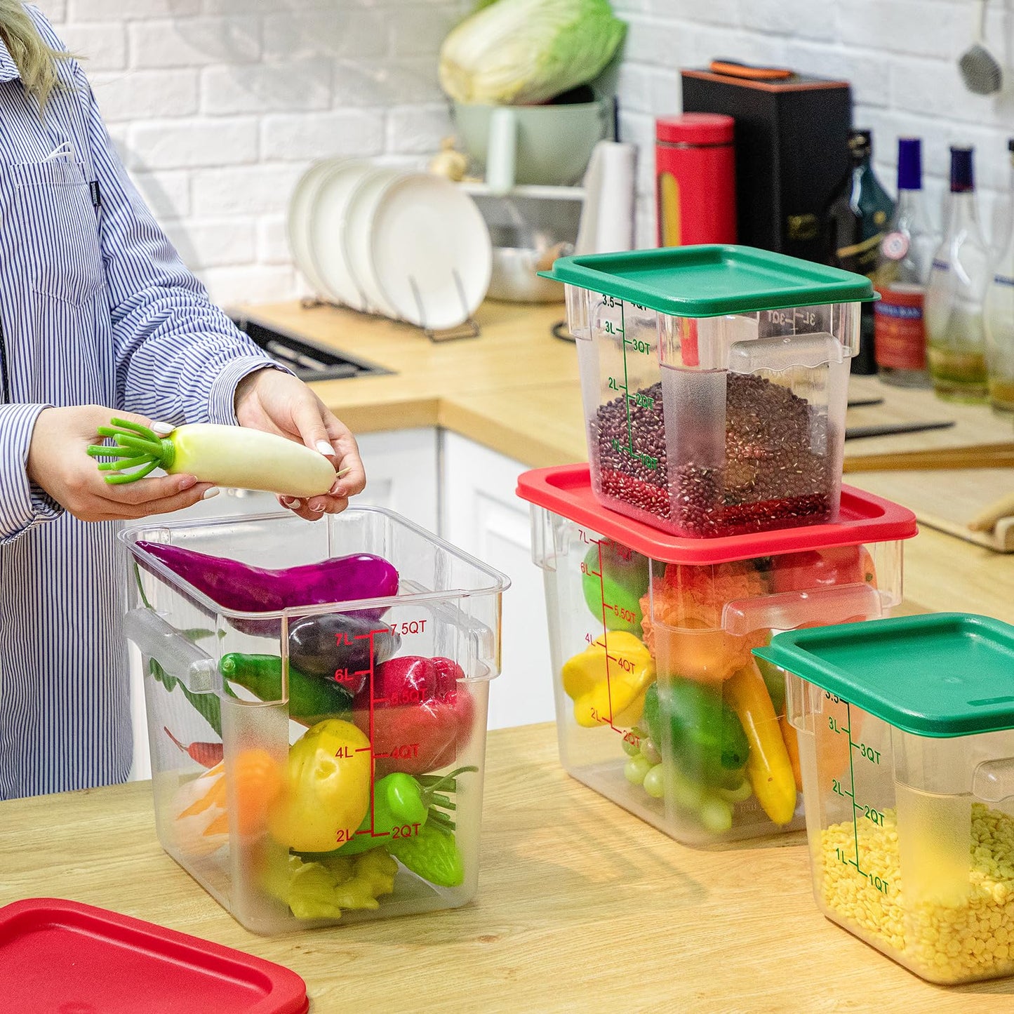 Lallisa 4 Pcs Food Storage Containers with Scales 8 qt and 4 qt Square Containers with Lids and Handles Polycarbonate Air Tight for Home Storage Kitchen Restaurant(Red, Green)