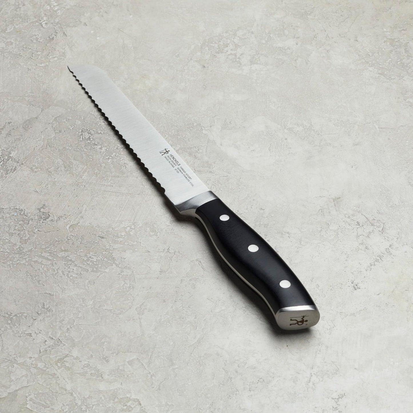 HENCKELS Forged Accent Razor-Sharp 8-inch Bread Knife, Cake Knife, Black, German Engineered Informed by 100+ Years of Mastery