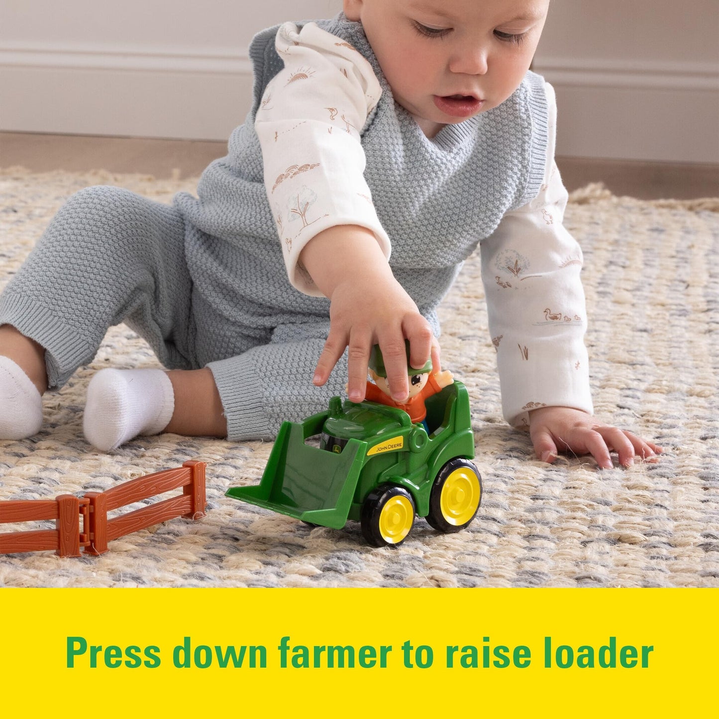 John Deere The Cows Are Escaped, Farm Playset with 14 Pieces, Tractors with Front Loader, Figures, Cows and Fences, Robust and Realistic, Educational Toy