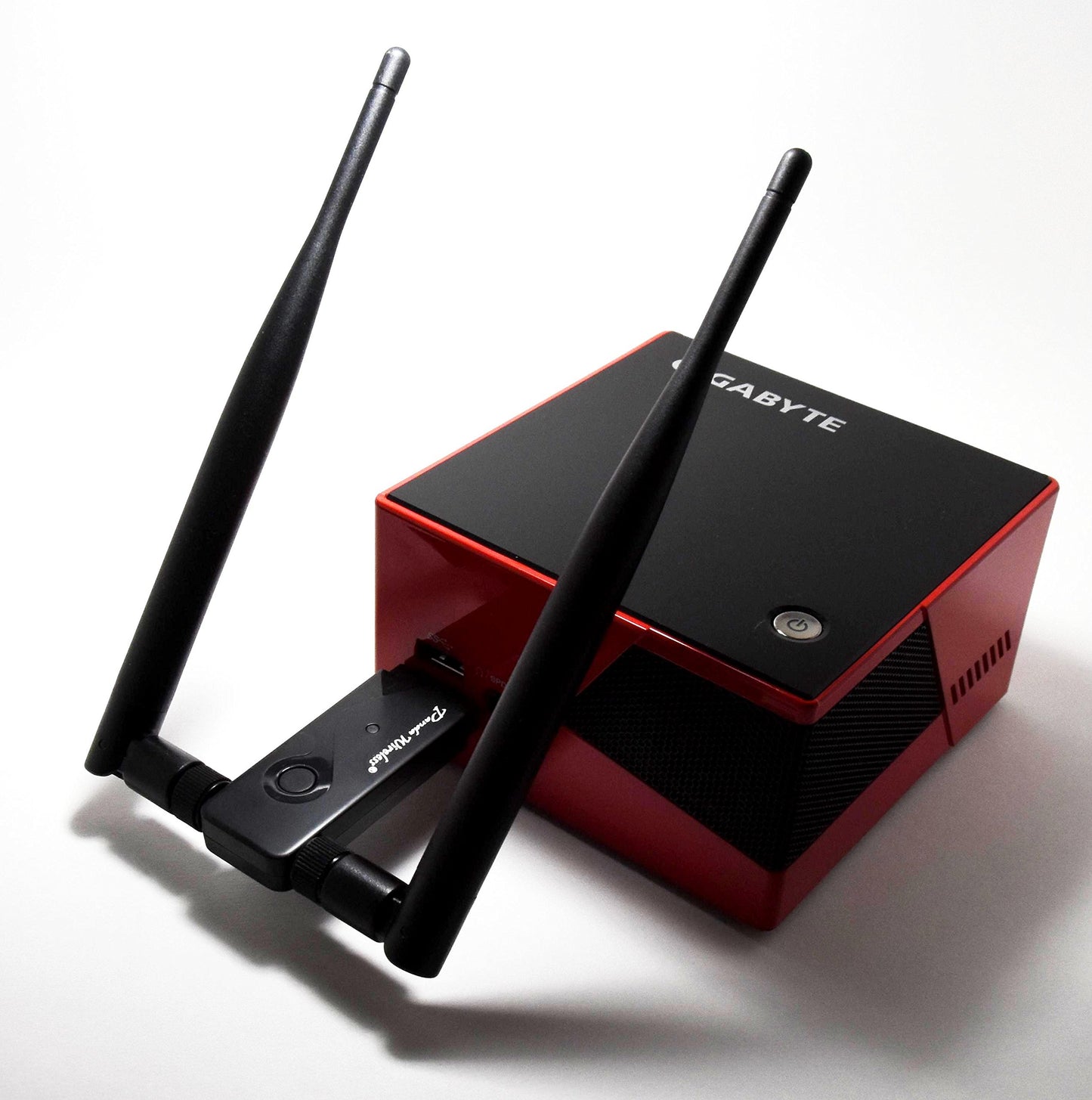 Panda Wireless® PAU09 N600 Dual Band (2.4GHz and 5GHz) Wireless N USB Adapter W/Dual 5dBi Antennas - Windows 7/8/10/11, Zorin, Mint, Ubuntu, openSUSE, Fedora, Centos, Kali and Raspbian