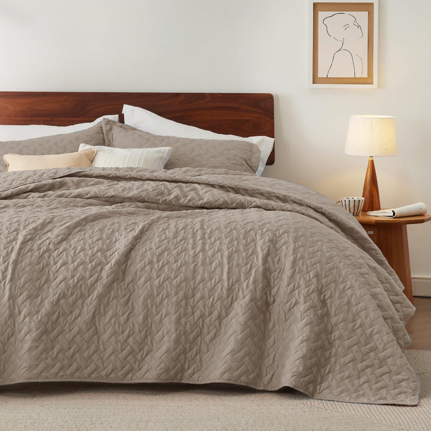 Bedsure California King Quilts - Lightweight Bedspreads Cal King Size with Basket Weave Pattern, Soft Quilt Bedding Set, Taupe Comforter Set Coverlet for All Seasons with 2 Pillow Shams (111" x 106")