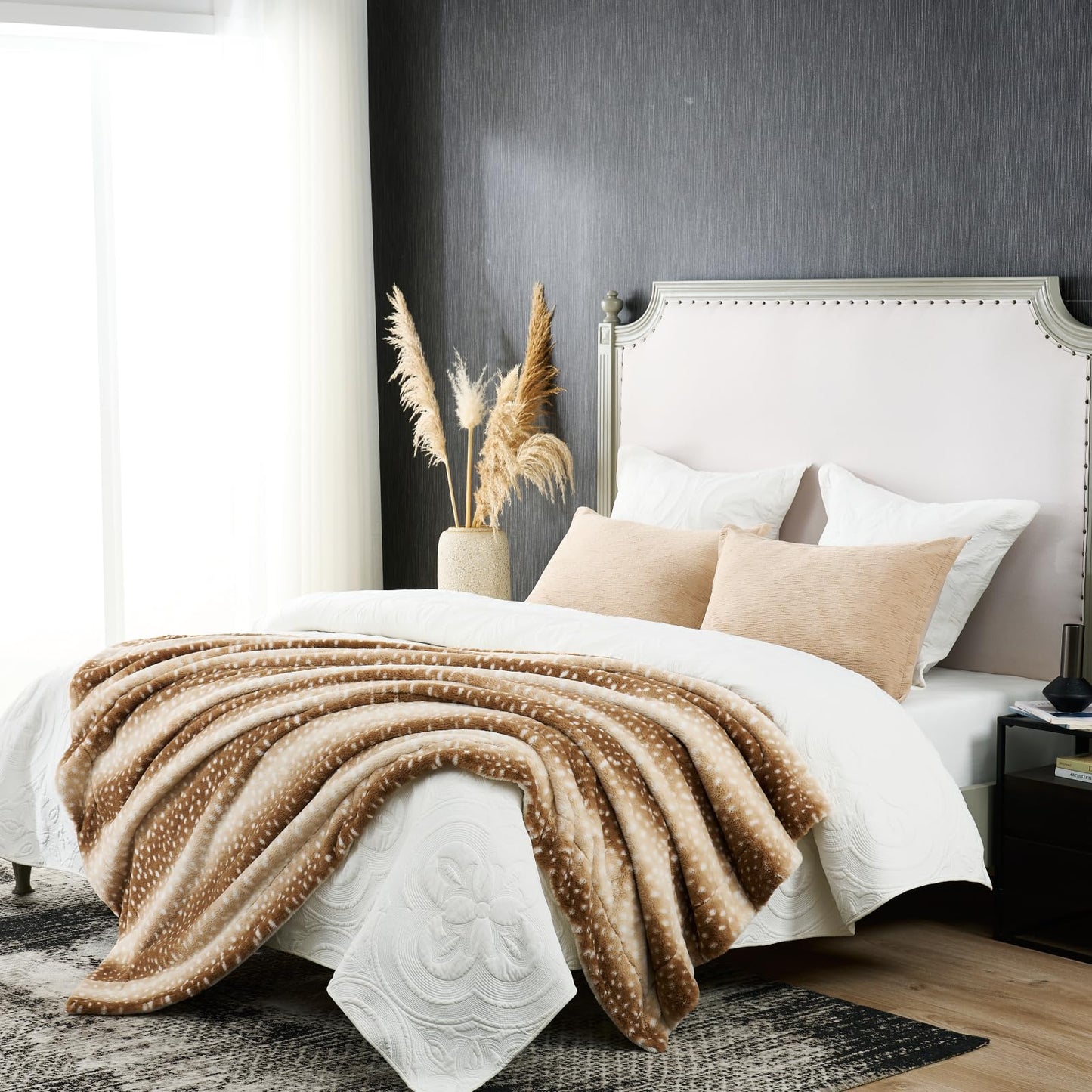 Cozy Bliss Luxury Faux Fur Throw Blanket Animal Striped Print, Non Shedding Double Sided Sherpa Blankets Super Soft Fluffy Thick Warm Throws Home Decor for Couch Bed Sofa Women (Brown, 60x80 Inches)
