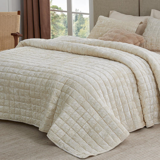 BEDELITE Velvet Quilt Set King Size - Luxury Velvet Comforter Bedding Set 3 Pieces, Lightweight Soft Cozy Shiny Cream White Oversized Bedspread Coverlet for All Seasons with 2 Pillow Shams