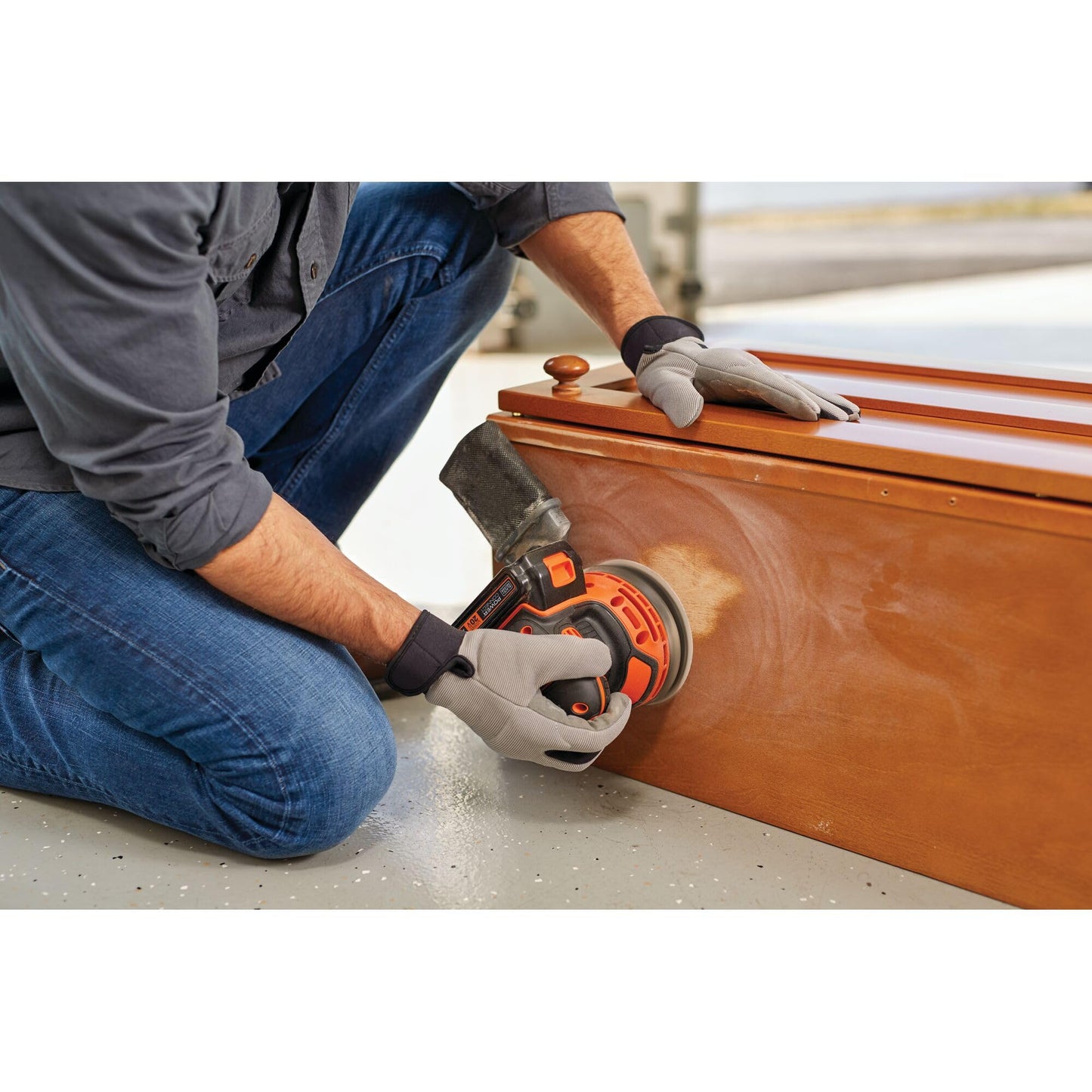 BLACK+DECKER 20V MAX Orbital Sander, Cordless, 12,000 OPM, 2 Sandpaper Sheets, Battery and Charger Included (BDCRO20C)