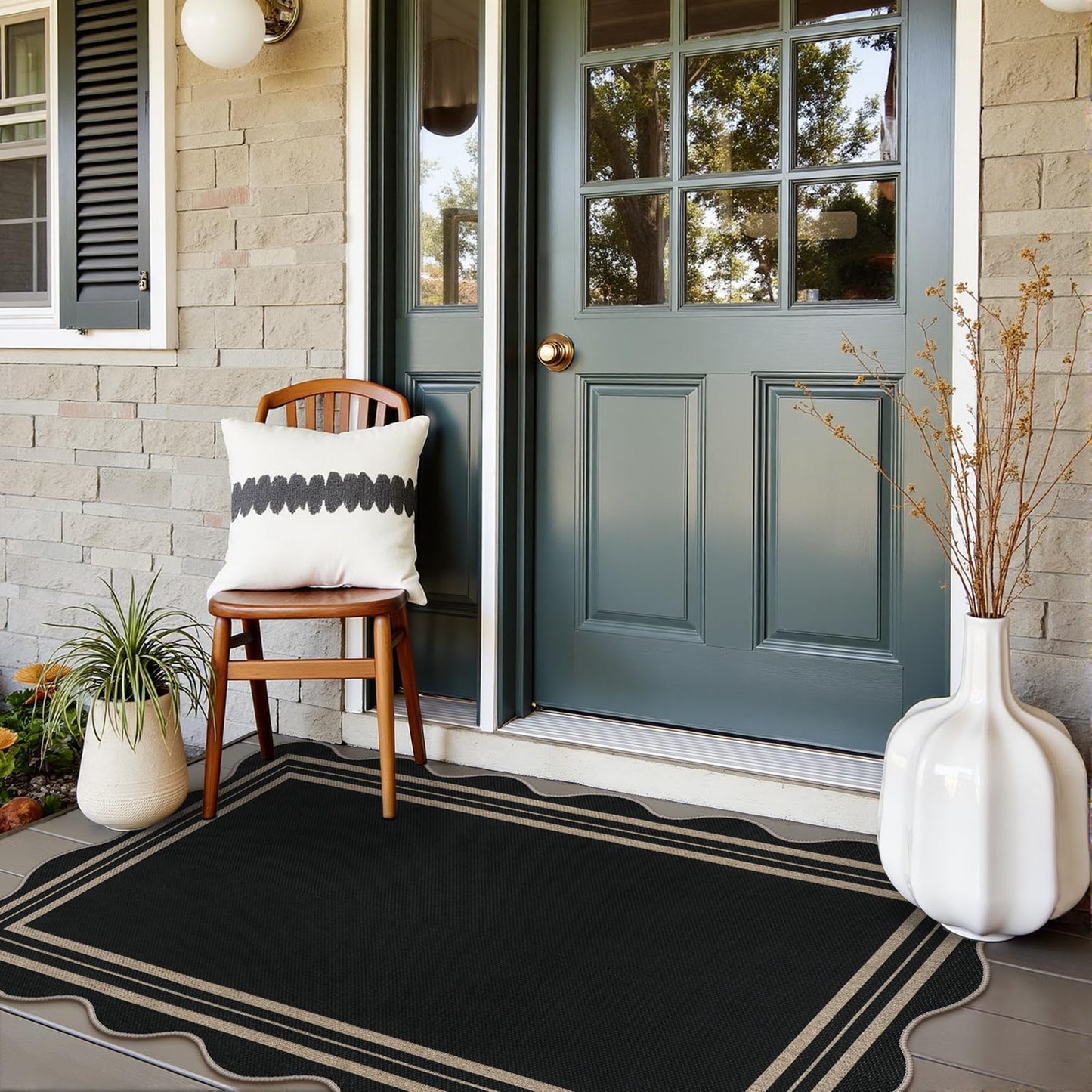 LORWER Scalloped Easy Jute 3x5 Outdoor Rug, Washable Rugs for Entryway Black Front Door Mat, Farmhouse Neutral Non Slip Indoor Carpet for Patio Living Room Backyard