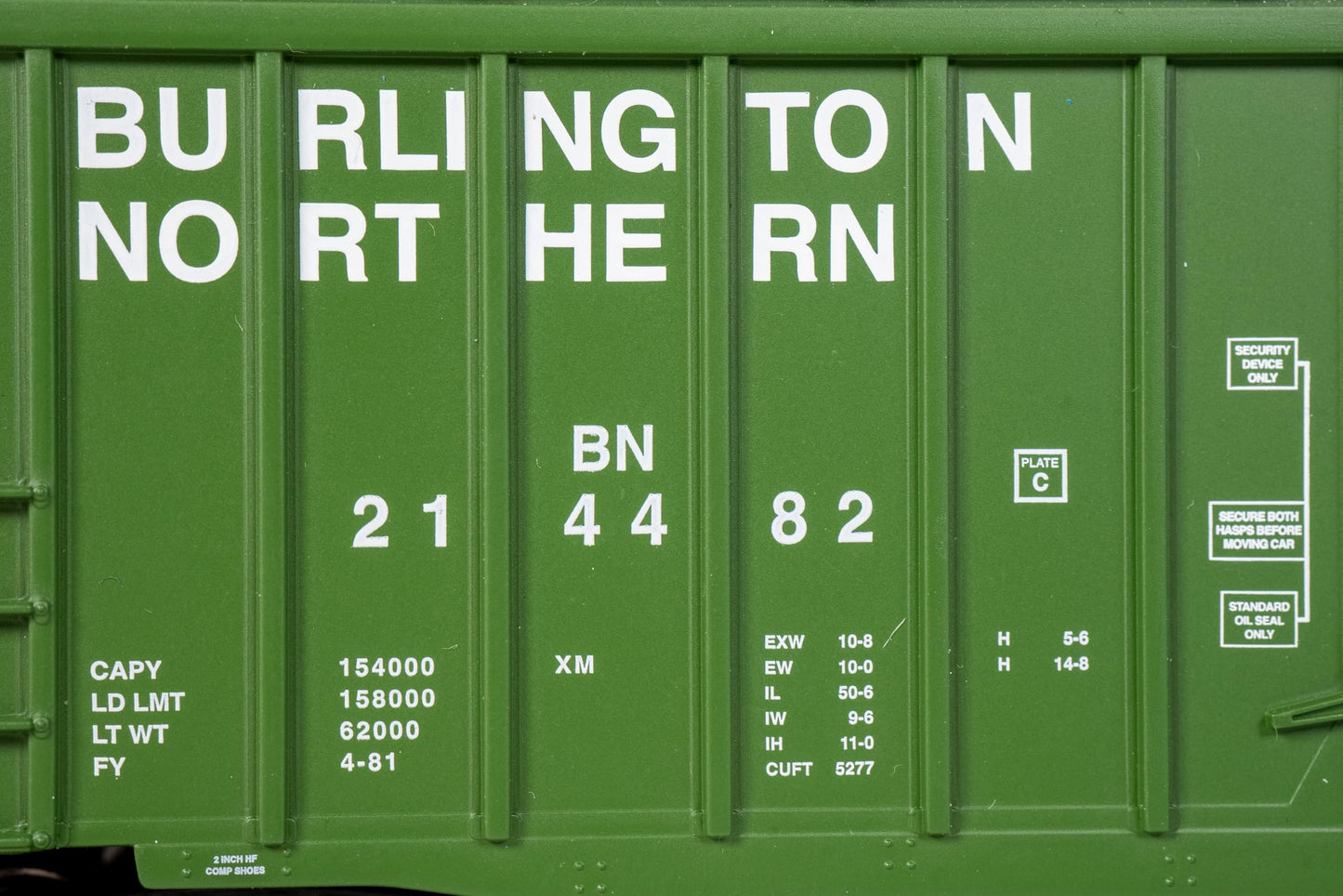 Bachmann Trains - 50' Outside Braced Box Car with Flashing End of Train Device - Burlington Northern - HO Scale