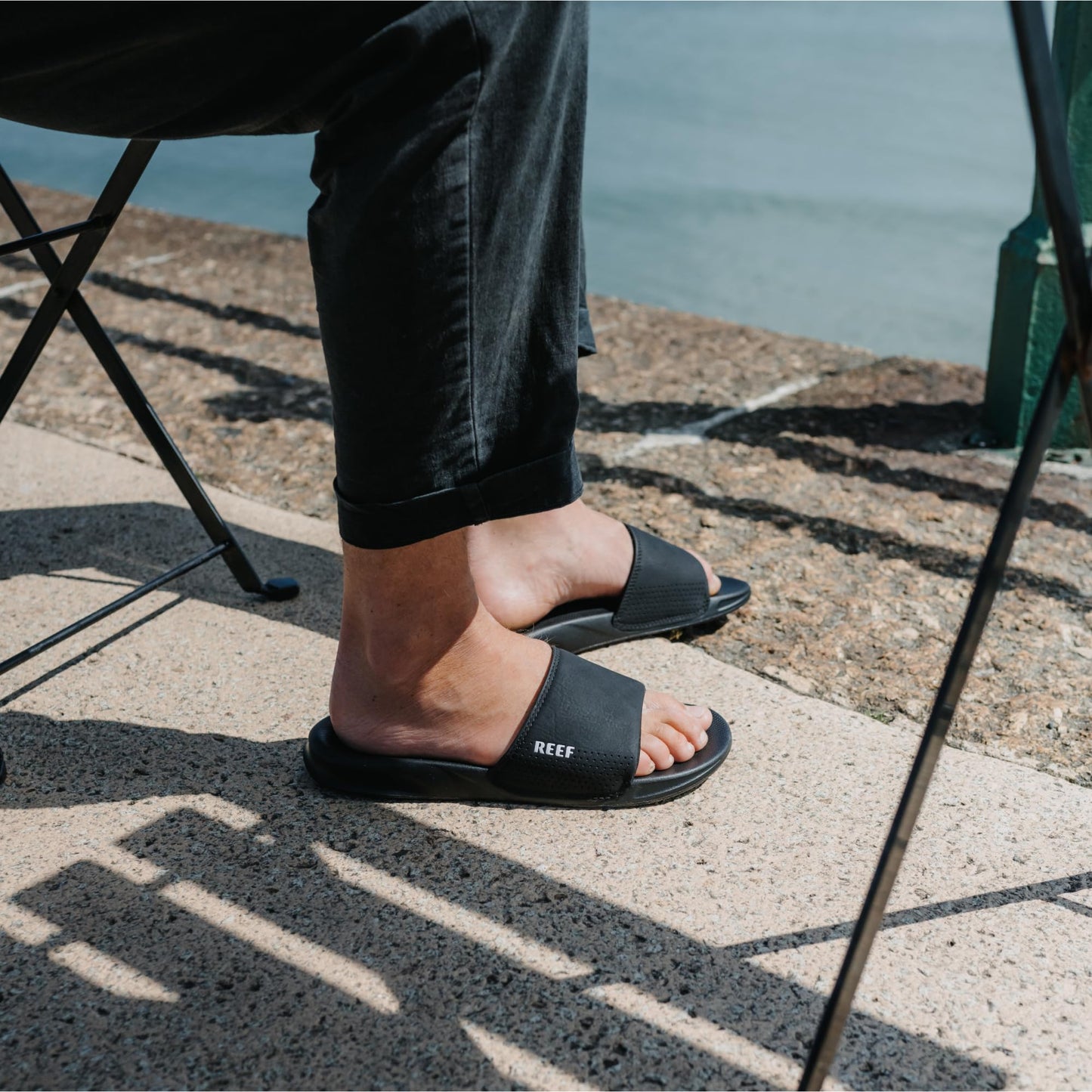 REEF One Slide Mens Sandal Navy-White 10