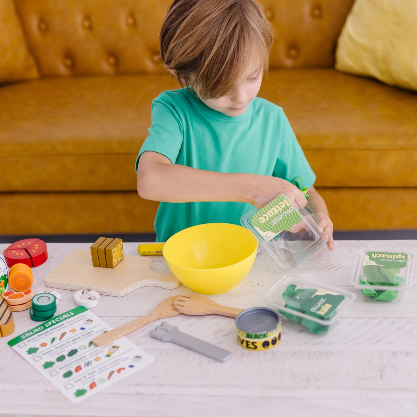 Melissa & Doug Slice and Toss Salad Play Food Set – 52 Wooden and Felt Pieces, GreenWooden Pretend Food, Play Kitchen Accessories for Kids Ages 3+