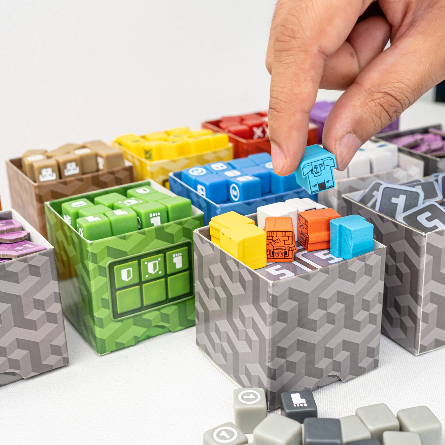 AEG Cubitos Board Game | Award-Winning Dice Racing Game | Push Your Luck Fun for The Whole Family | 2-4 Players | Ages 10+ | 30-45 Minute Playtime