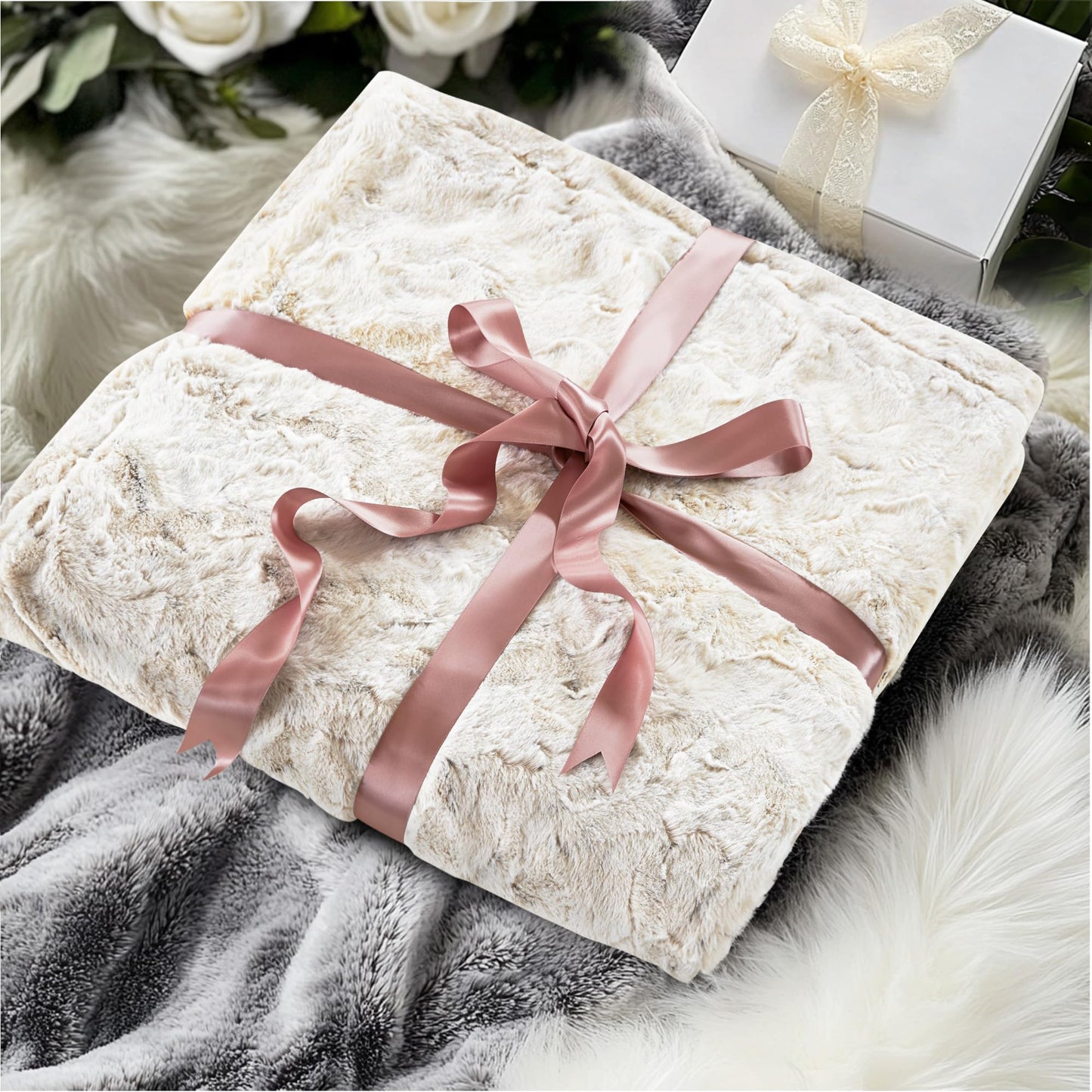 Madison Park Ultra-Soft Poly Fur Blanket Queen Size, Reversible Plush, All Season & Lightweight Queen Fuzzy Blanket for Bed, Couch & Sofa, Zuri, Full/Queen Snow Leopard