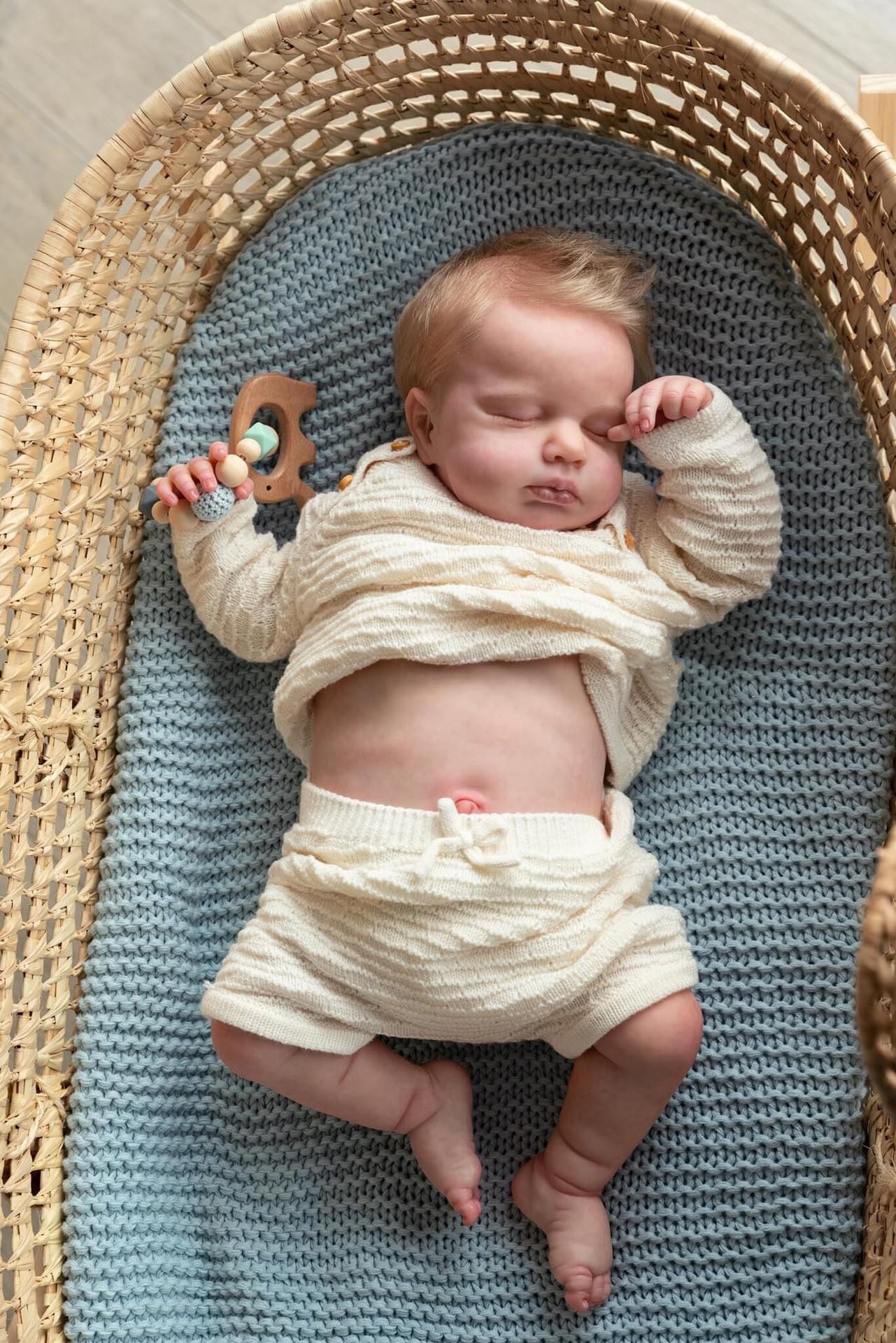 OYESY Reborn Baby Dolls Girls 20 Inches Handmade Washable Reborn Babies Soft Vinyl Body with Anatomically Correct, Reborn Doll Looks Like a Real Baby (Closed Eyes Blonde Girls)