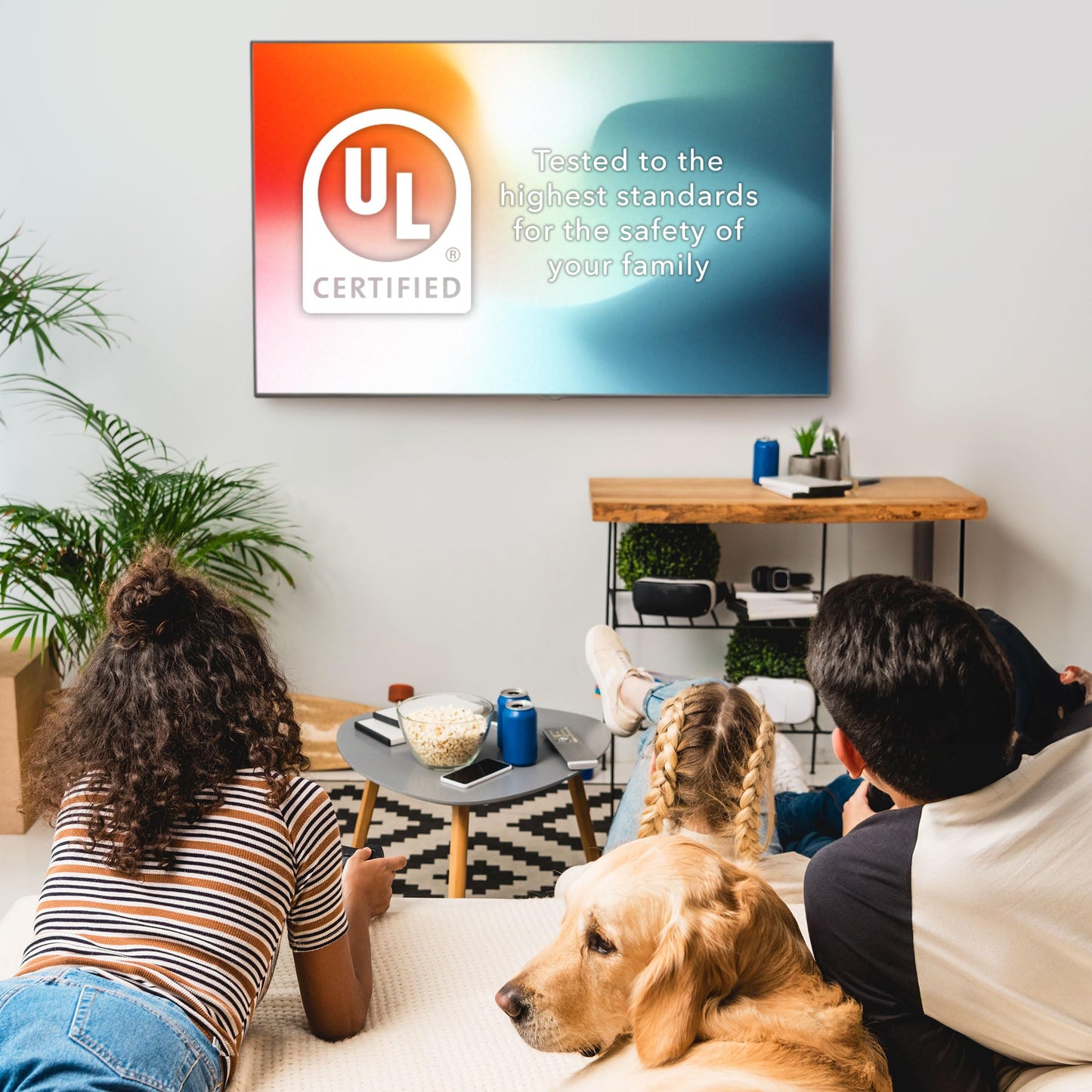 Mount-It! UL Certified Full Motion TV Wall Mount for Most 32-55 Inch Flat Screen TVs, Articulating TV Bracket Max VESA 400x400, Holds up to 308 lbs, Swivel and Tilt Bracket for 32, 42, 55 inch