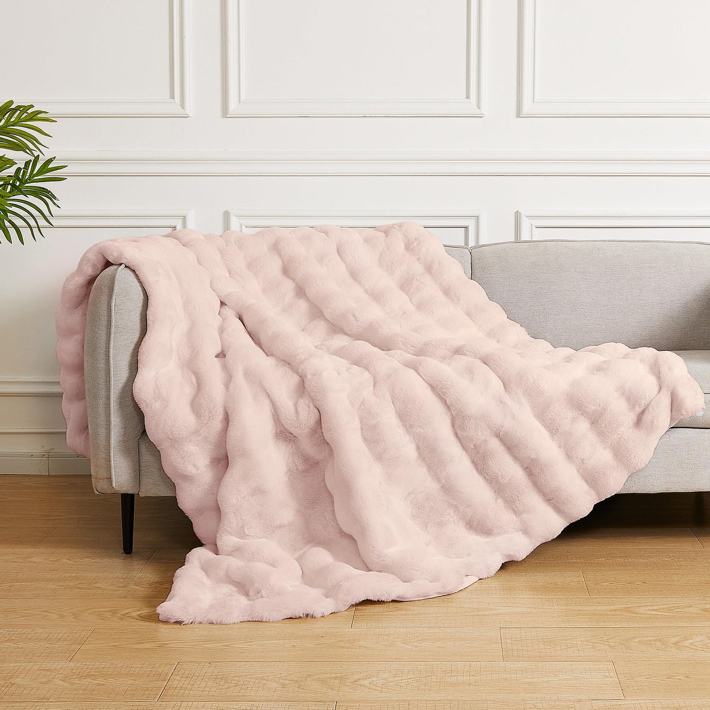 ORINOVA Pink Cozy Faux Fur Twin Blanket for Living Room Bedroom 60x80 Thick Ultra Soft Fuzzy Throw Blanket Fluffy Furry Bed Comforter Home Gifts 860 GSM