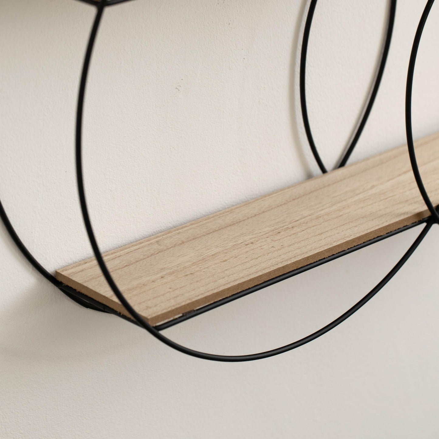 Vintiquewise Interlinked Round Wall-Mounted Shelf - Dual-Size Circular Design, Sturdy Metal Frame and 2-Tier Wooden Shelves for Modern Decor, Home Organization and Practical Storage Solutions, Black