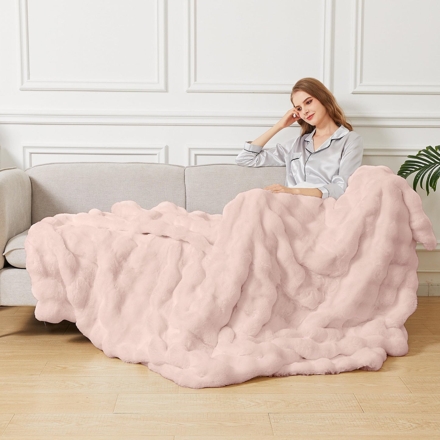 ORINOVA Pink Cozy Faux Fur Twin Blanket for Living Room Bedroom 60x80 Thick Ultra Soft Fuzzy Throw Blanket Fluffy Furry Bed Comforter Home Gifts 860 GSM
