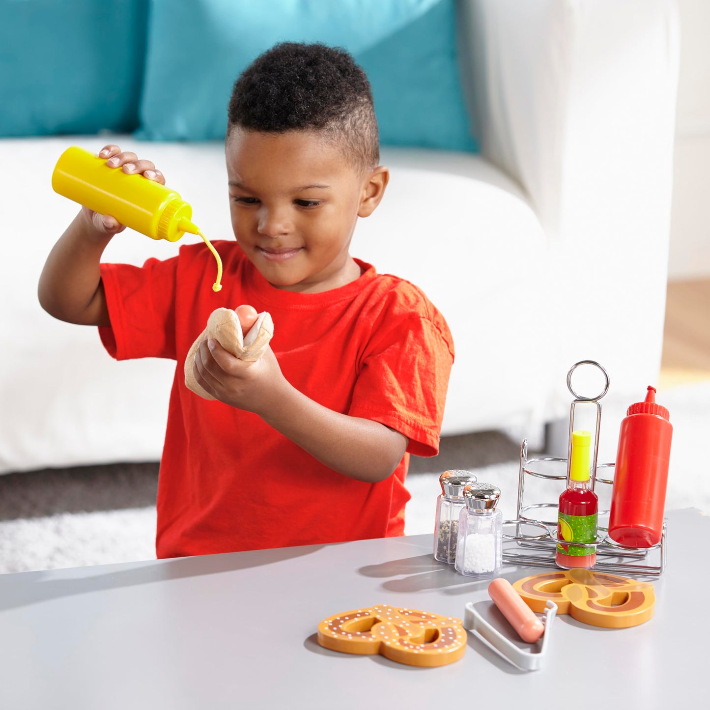 Melissa & Doug 6-Piece Condiments, Play Food Set with Kids Play Kitchen Accessories, Preschool Learning Toys for Girls & Boys 3+