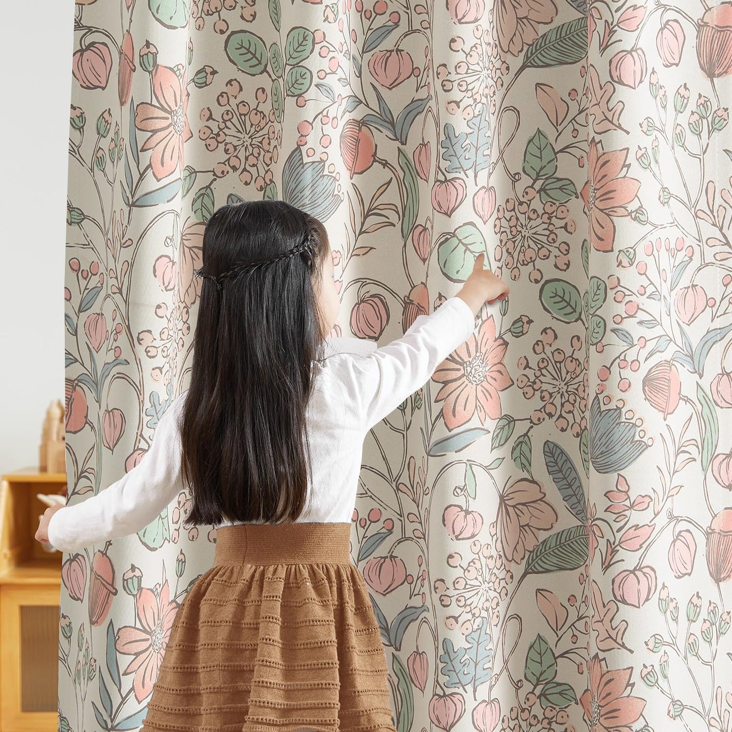 Vangao Pink Nursery Curtains for Girls Room Floral Blackout Curtains 84 Inch Length Farmhouse Drapes for Bedroom Room Darkening Flower Patterned Window Treatment for Kids Set of 2