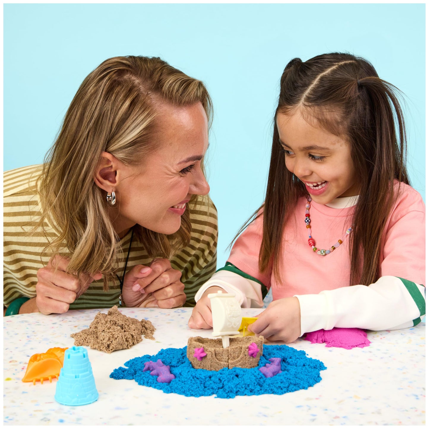 Kinetic Sand, Sandy Shore Adventures 3-in-1 Beach Playset with 32 oz of Moldable Play Sand and 5 Tools, Arts and Crafts Sensory Toys and Craft Kits for Kids Ages 5 and up