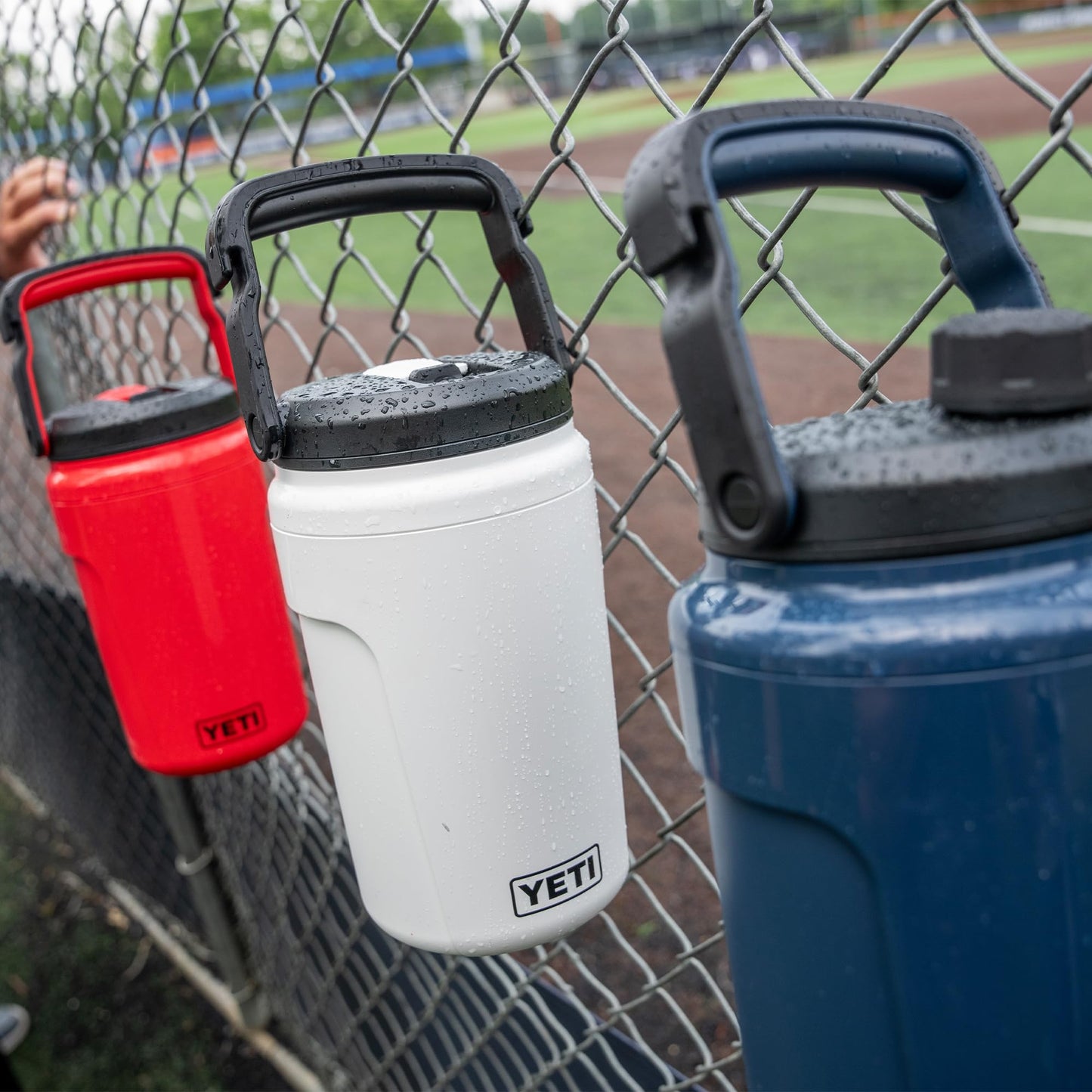 YETI Silo Half Gallon Insulated Chug Cap Water Jug – Leakproof, Lightweight Sports Bottle with Fence Hook Handle – Keeps Drinks Ice-Cold – Ideal for Gym, Sports & Tournaments, Navy