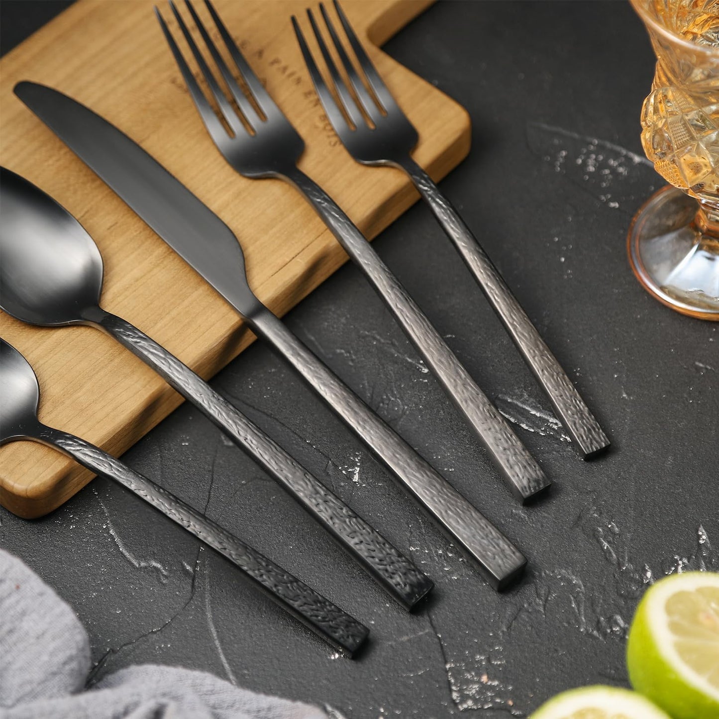40-Piece Black Hammered Silverware Set for 8，Forged 18/10 Stainless Steel Flatware Set，Premium Food-Grade Cultery Set with Unique Ripple Design Handles ，Heavy Duty Tableware Set，Service for 8
