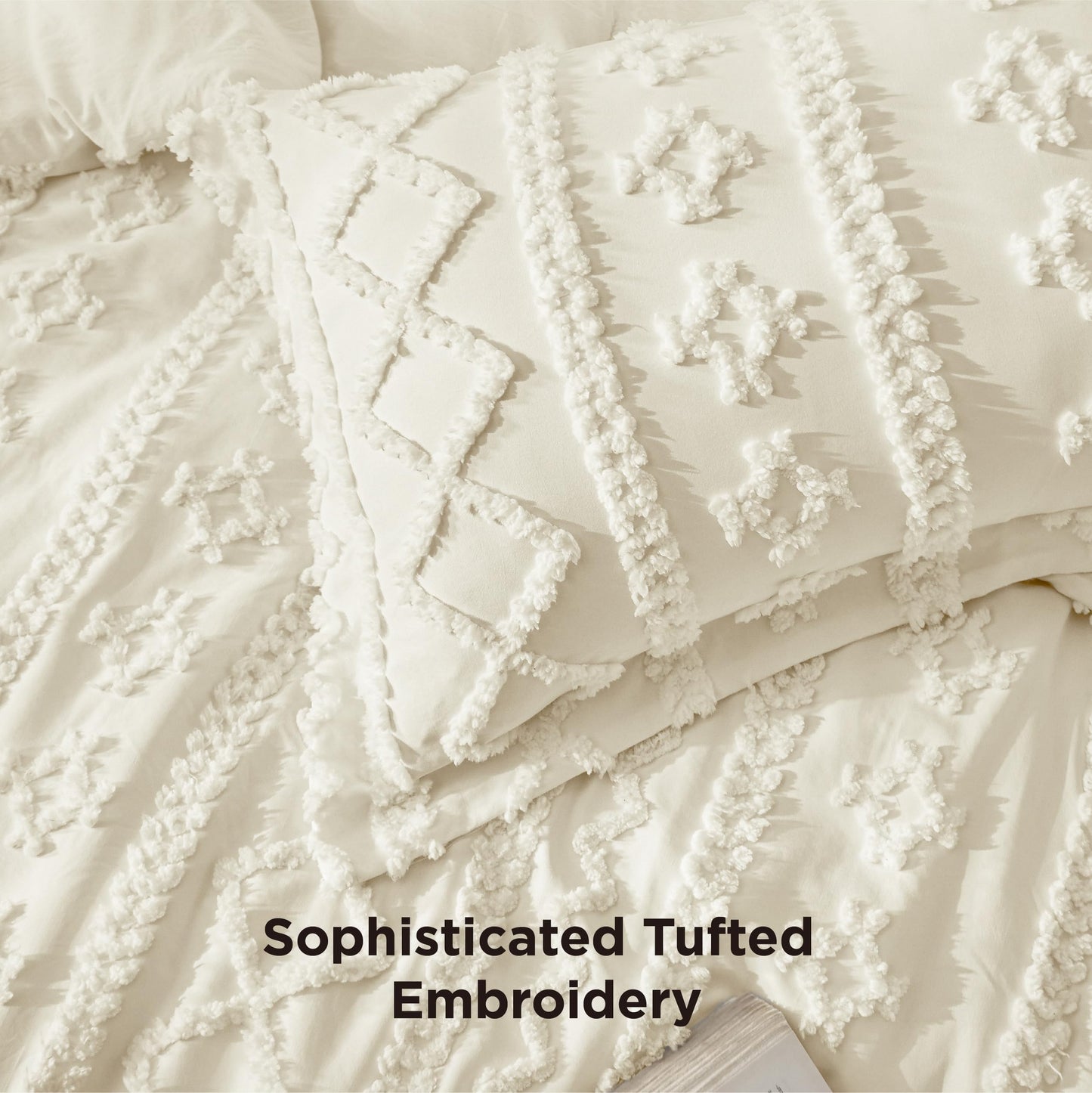 Bedsure Tufted Boho Comforter Set Queen Size - White Boho Bed Set, GentleSoft™ 3 Pieces Farmhouse-Style Embroidery Bedding, Gifts for Woman, Soft Jacquard Kids' Queen Comforter for All Seasons